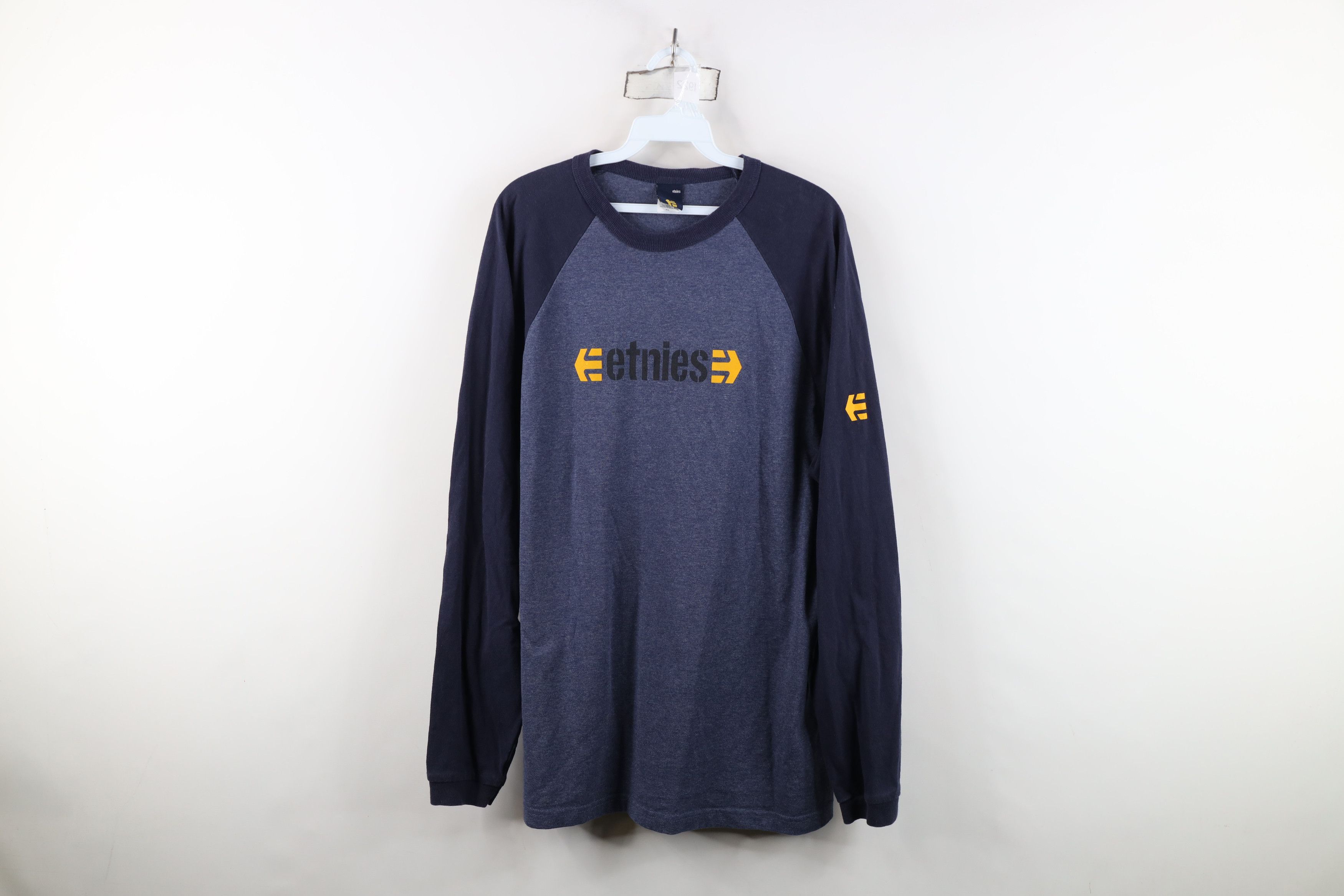 Etnies Vintage 90s Etnies Skateboard Long Sleeve T-Shirt Blue USA Size US XL / EU 56 / 4 - 1 Thumbnail