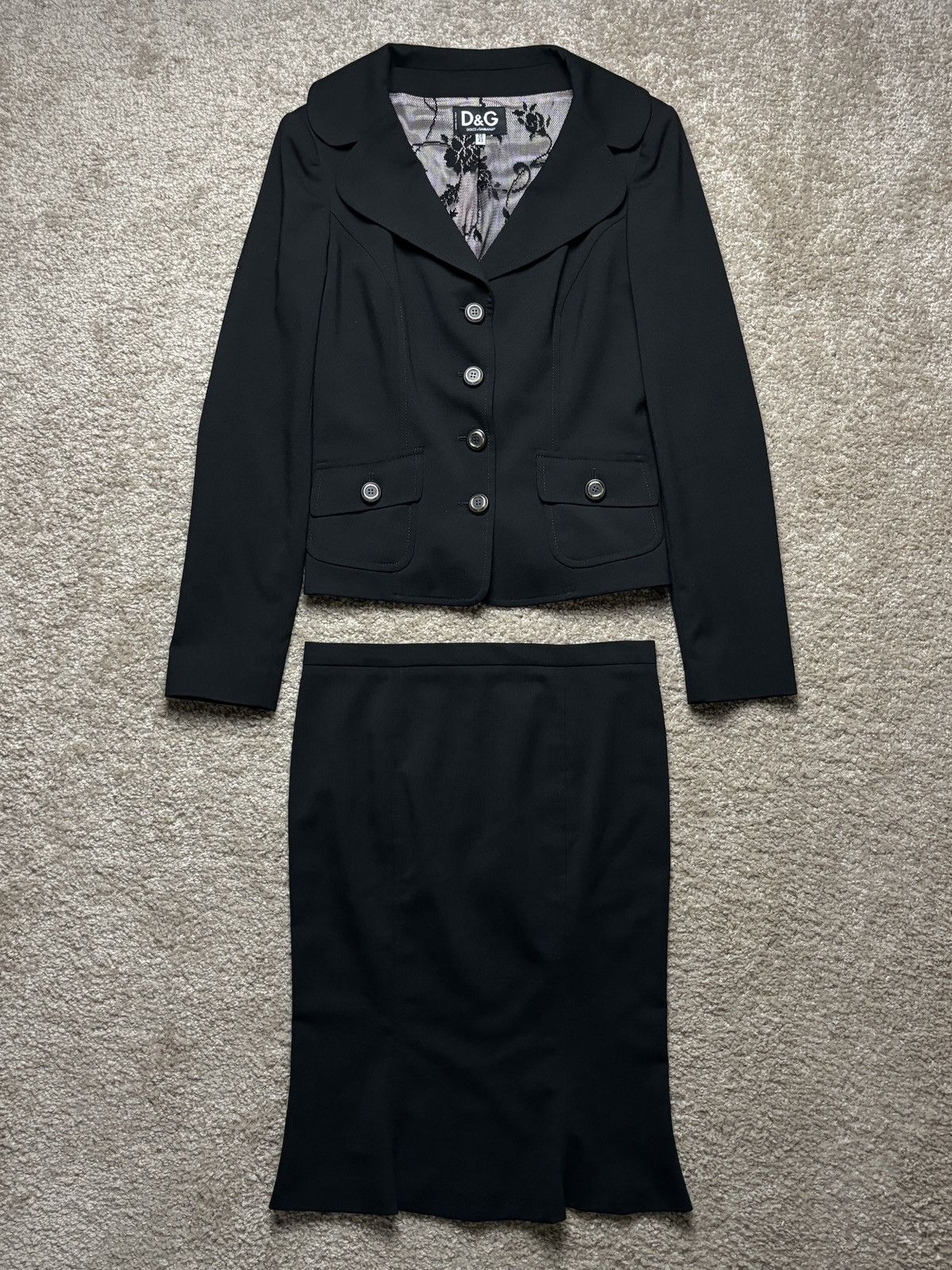 Dolce & Gabbana Dolce & Gabbana vintage blazer & skirt set Size M / US 6-8 / IT 42-44 - 1 Thumbnail