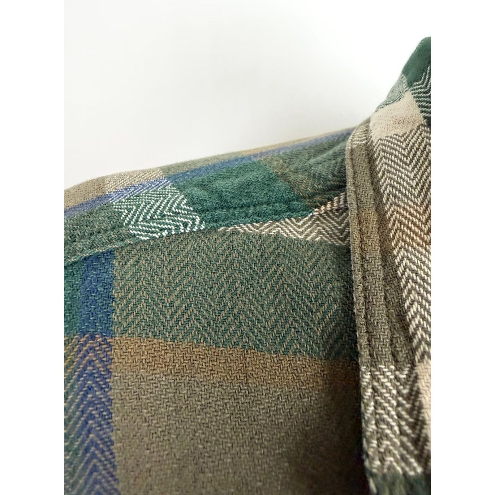 Olive VINTAGE Madison Trader Shirt Men L Outdoors Olive Heavyweight Plaid 90s 80s Hipster Grunge Outdoor Button-Up Size US L / EU 52-54 / 3 - 3 Thumbnail