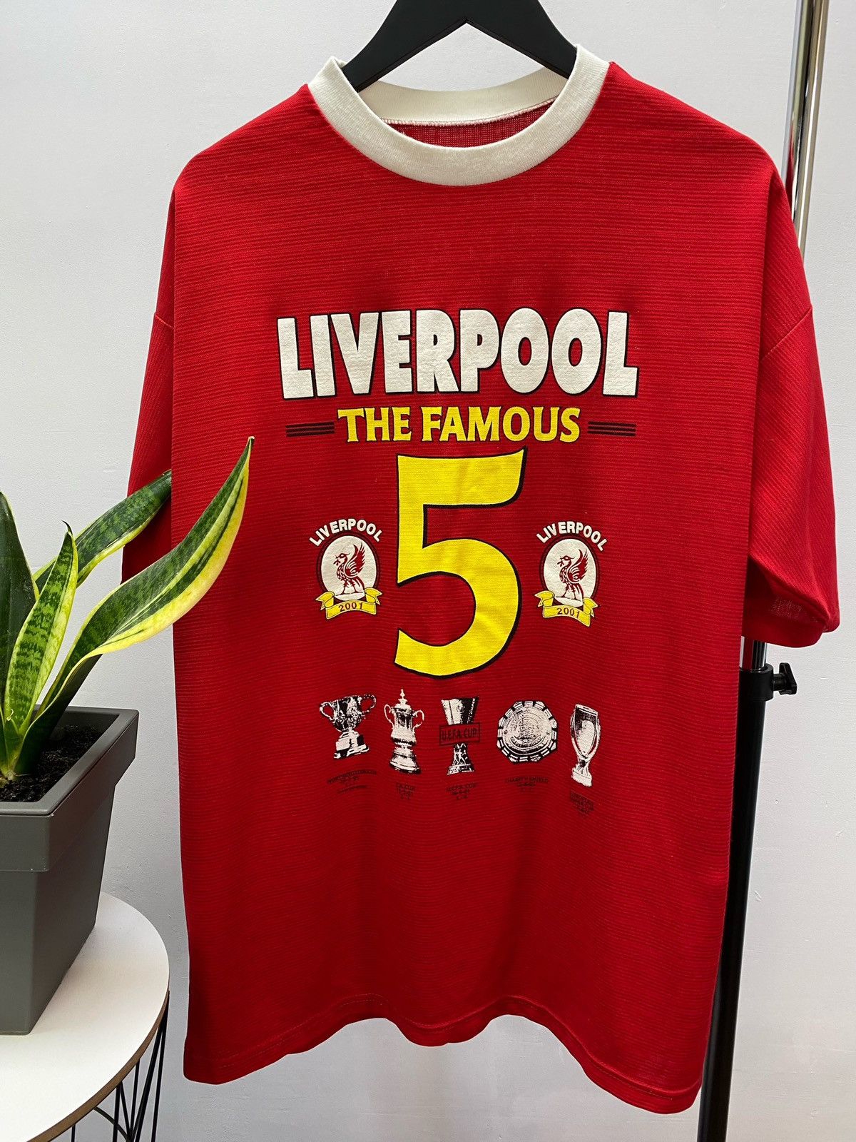 Vintage Vintage Liverpool 2001 Famous 5 Cup Winner T-Shirt Jersey Size US XL / EU 56 / 4 - 10 Thumbnail