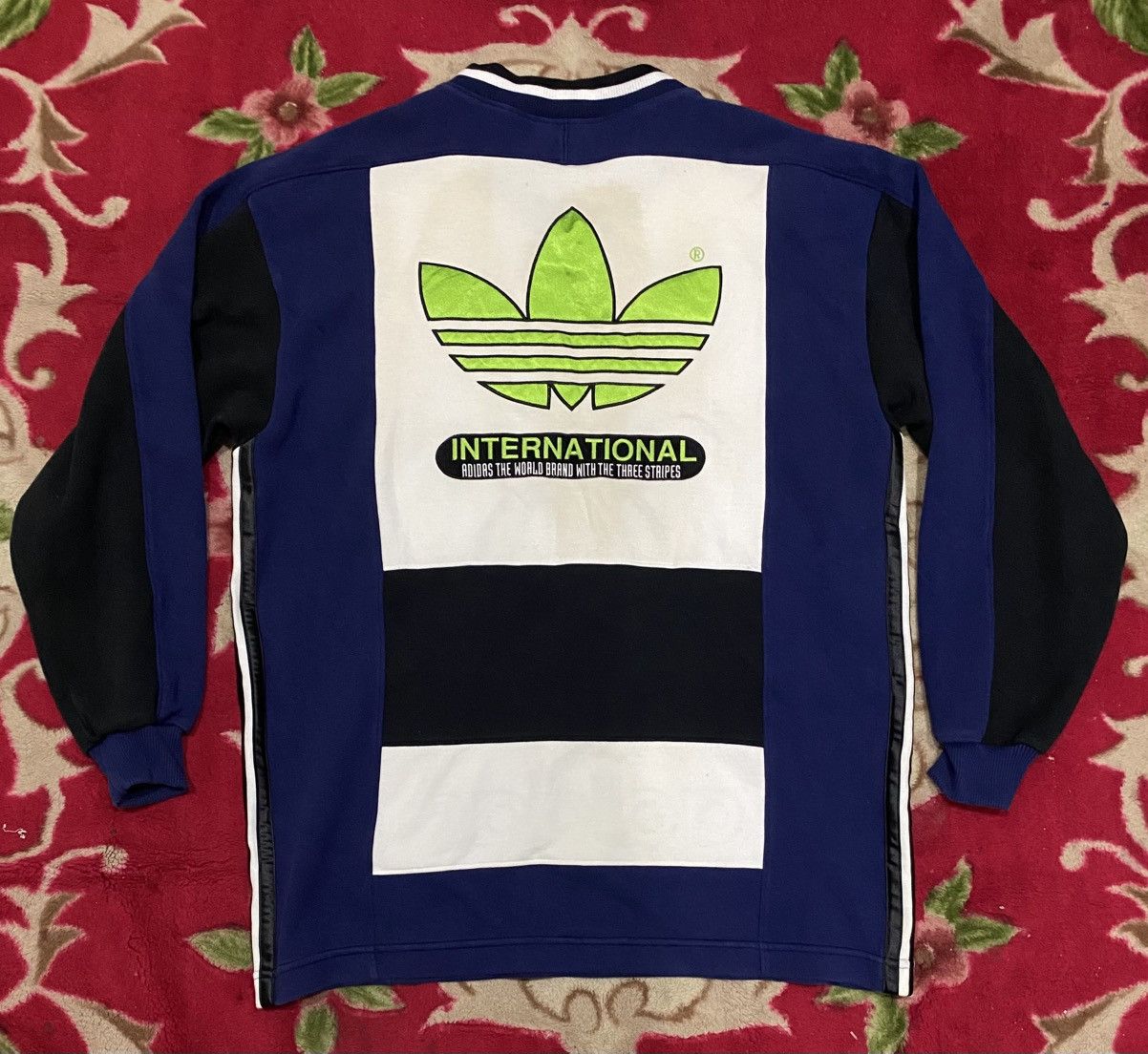Adidas Vintage 90s Adidas Trefoil International Sweatshirt Size US L / EU 52-54 / 3 - 2 Thumbnail