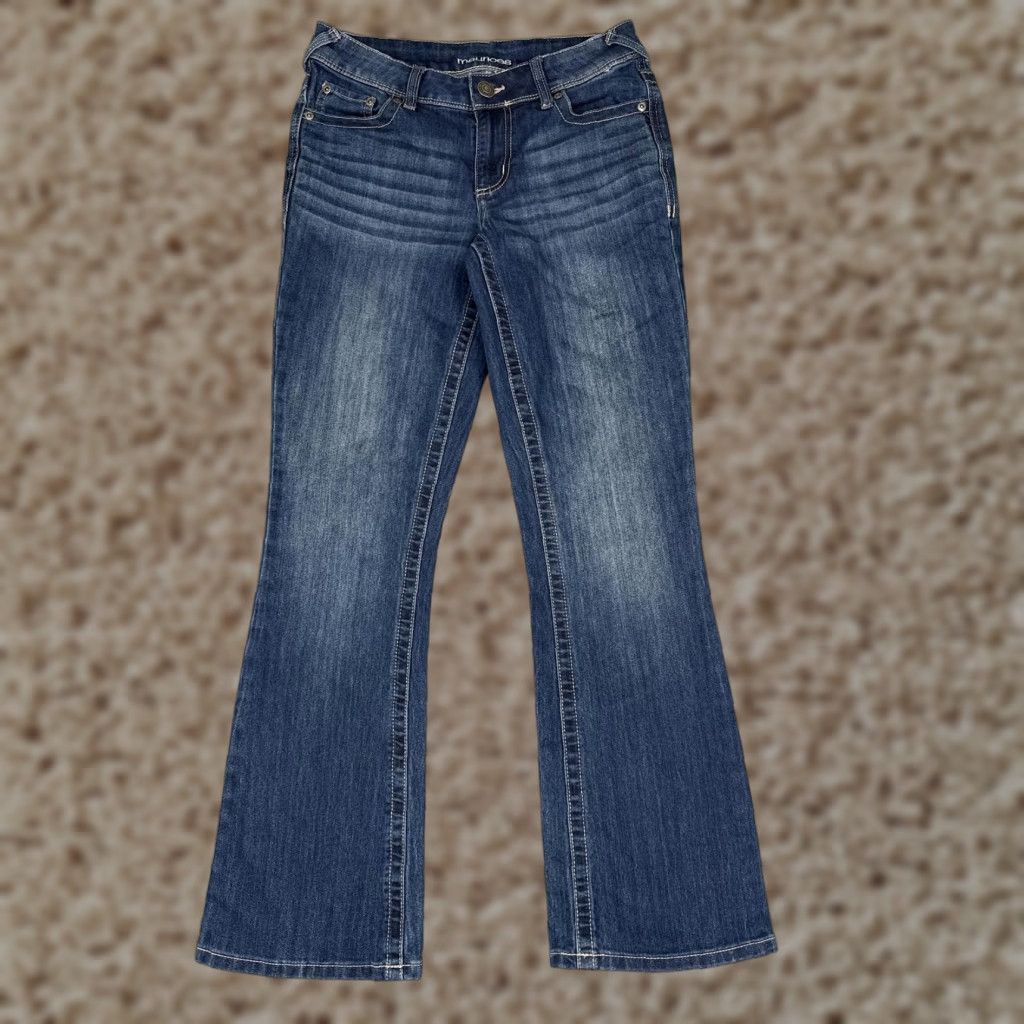 Vintage Maurices Jeans Womens Bootcut Denim Medium Blue 2 Short Stretch 5-Pocket M Detail Zipper Embroidered Size 26" / US 2 / IT 38 - 1 Thumbnail