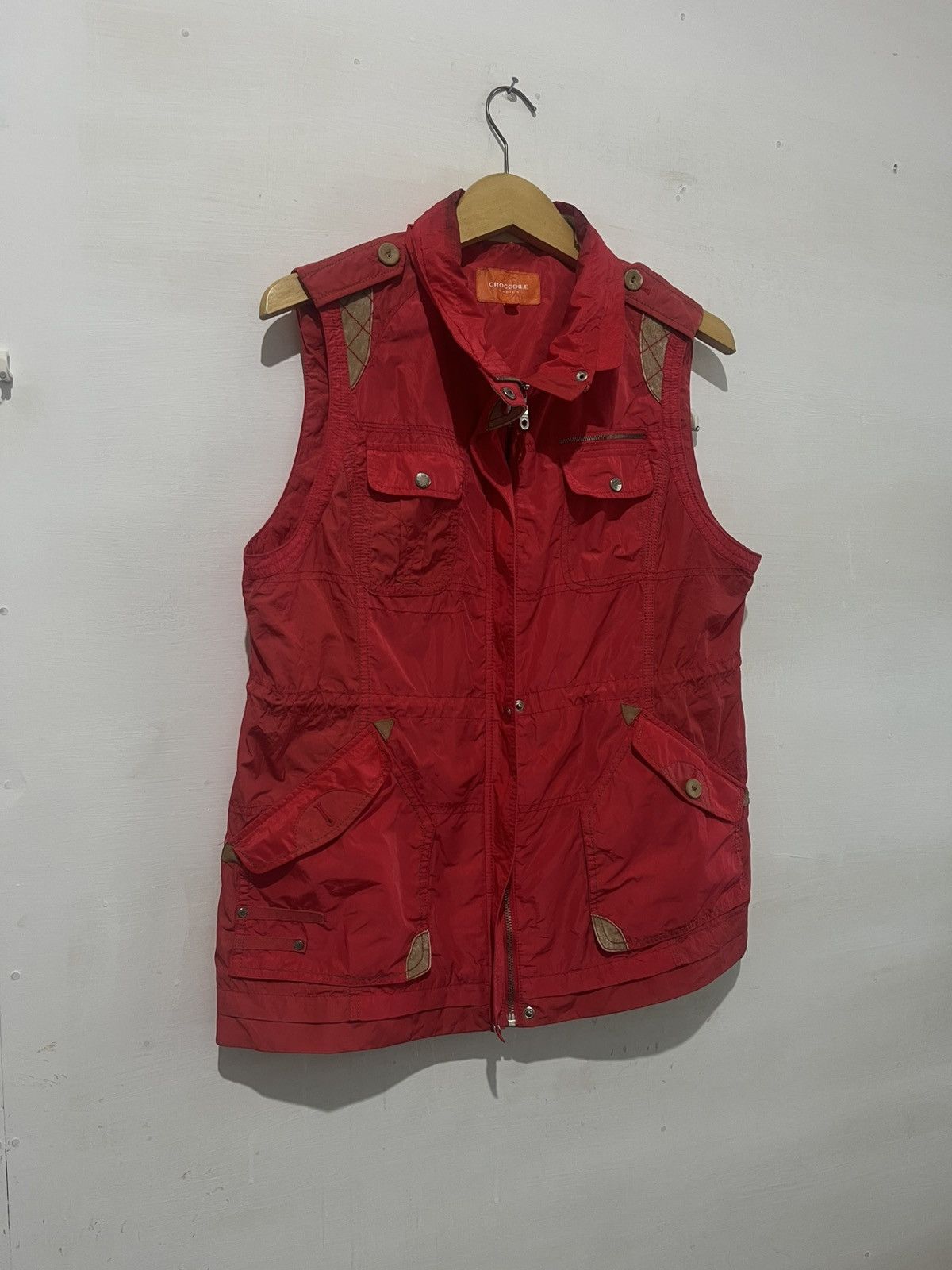 Japanese Brand Vintage Crocodile red utility vest 🔥 Size US L / EU 52-54 / 3 - 2 Thumbnail