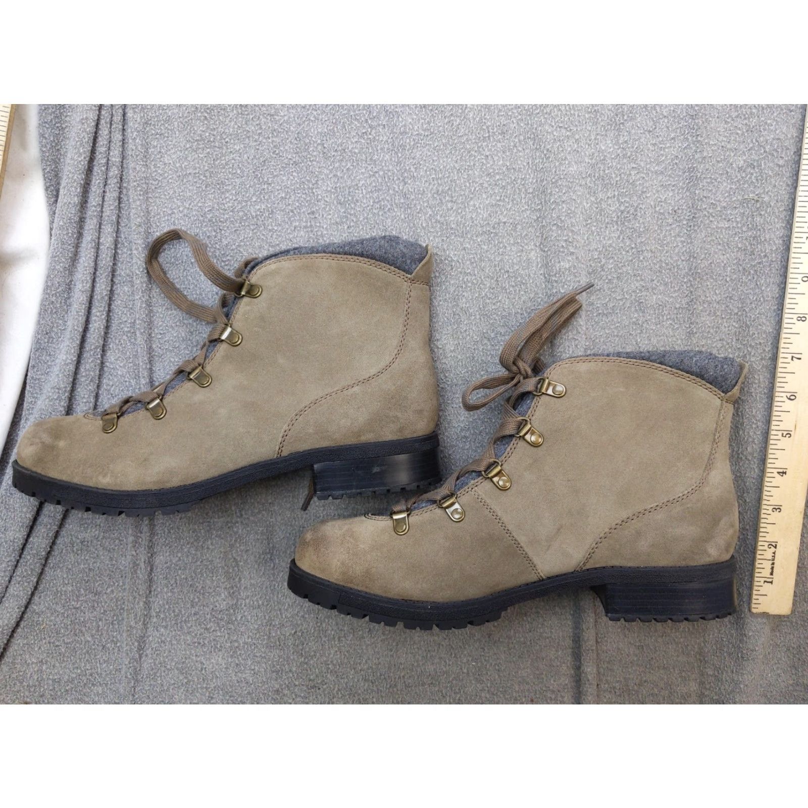 Clarks Clarks Faralyn Alpha Womens Boots Taupe Suede Ankle Lace Up 11W 42.5 UK8.5 Casual Fall Size US 11 / IT 41 - 2 Thumbnail