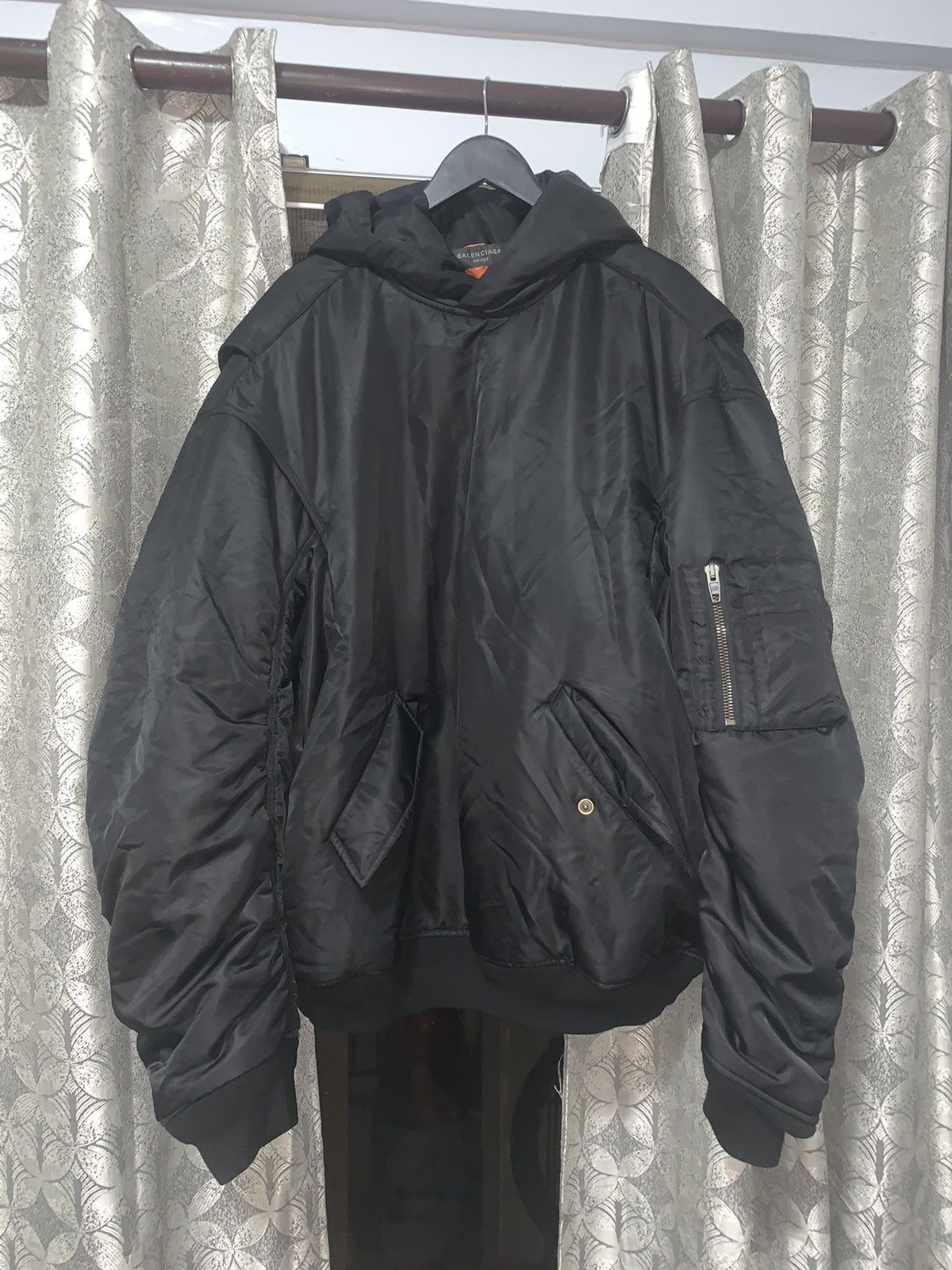 BALENCIAGA バレンシアガ 22AW Sporty B Pull-Over Bomber ロゴ