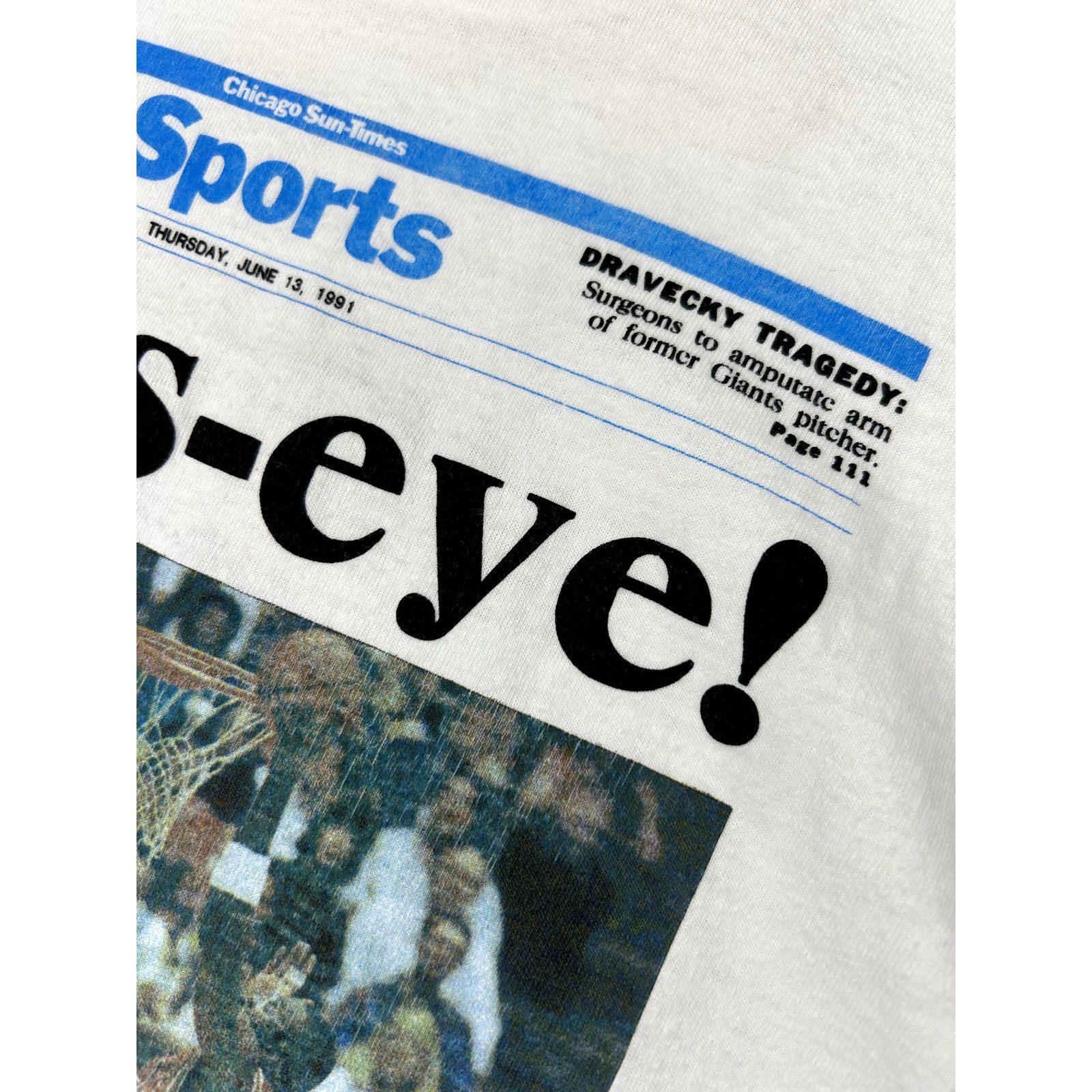 NBA '91 NBA Chicago Bulls Michael Jordan Newspaper Print T Shirt Size US L / EU 52-54 / 3 - 12 Thumbnail