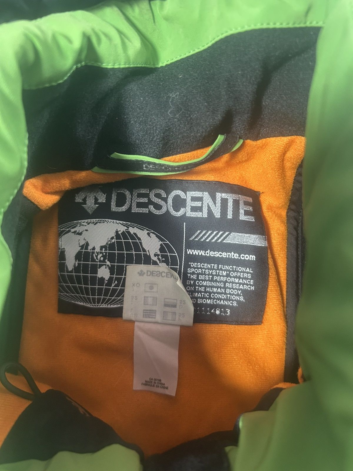 Descente LARGE MENS DECENTE AIRDRIVE TITAN THERMO HOODED JACKET Size US L / EU 52-54 / 3 - 4 Thumbnail