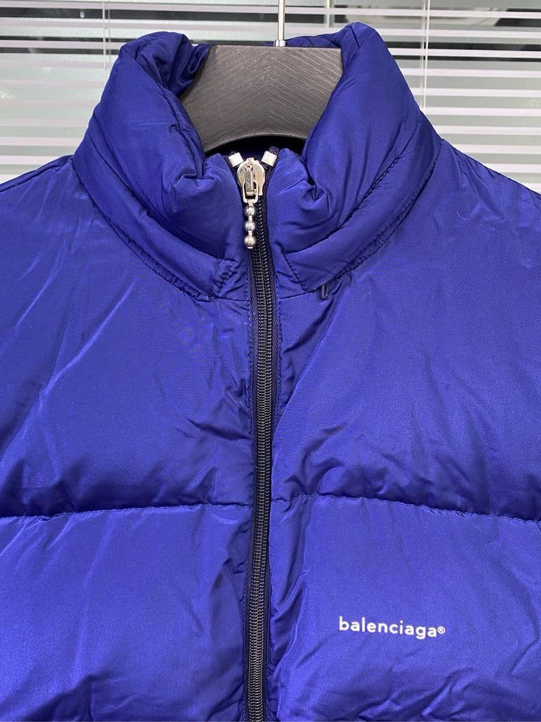 Balenciaga Balenciaga down jacket mailbox small logo silhouette hidden Size US L / EU 52-54 / 3 - 6 Thumbnail