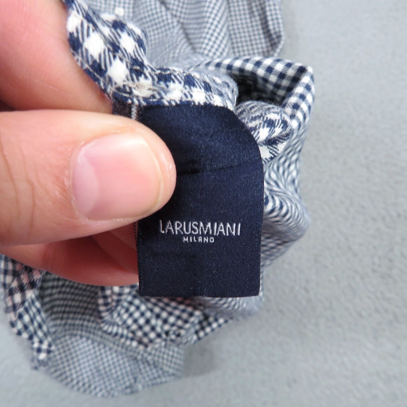 Vintage Larusmiani Milano Shirt Mens 45 XL Cashmere Cotton Navy White Gingham Check Blue Shirt Mens XL 45 Navy Blue Designer Italian | Larusmiani Size US XXL / EU 58 / 5 - 5 Thumbnail
