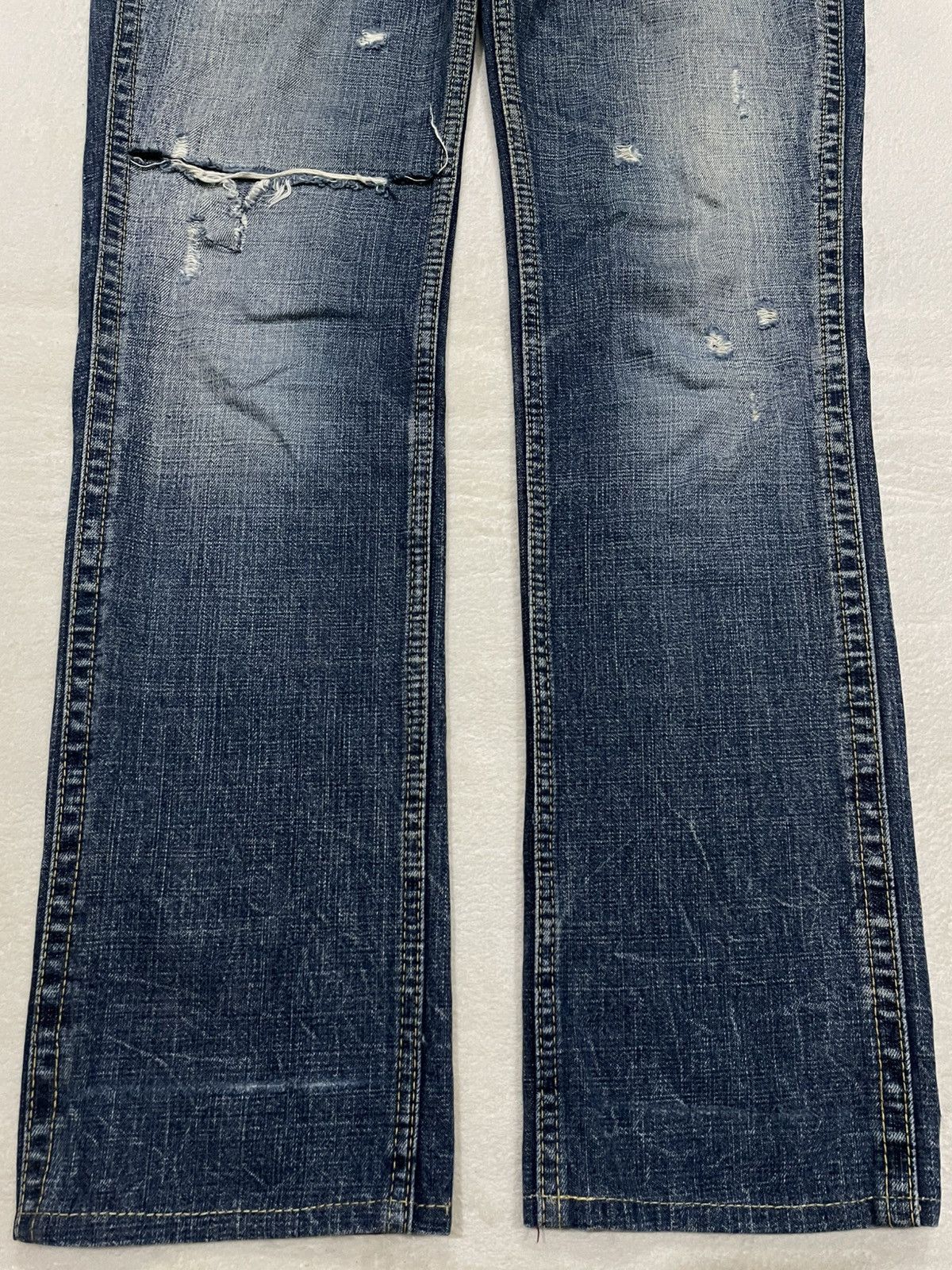 Japanese Brand Vintage Japanese Brand Straight Cut Distressed Faded Jeans Size US 30 / EU 46 - 3 Thumbnail