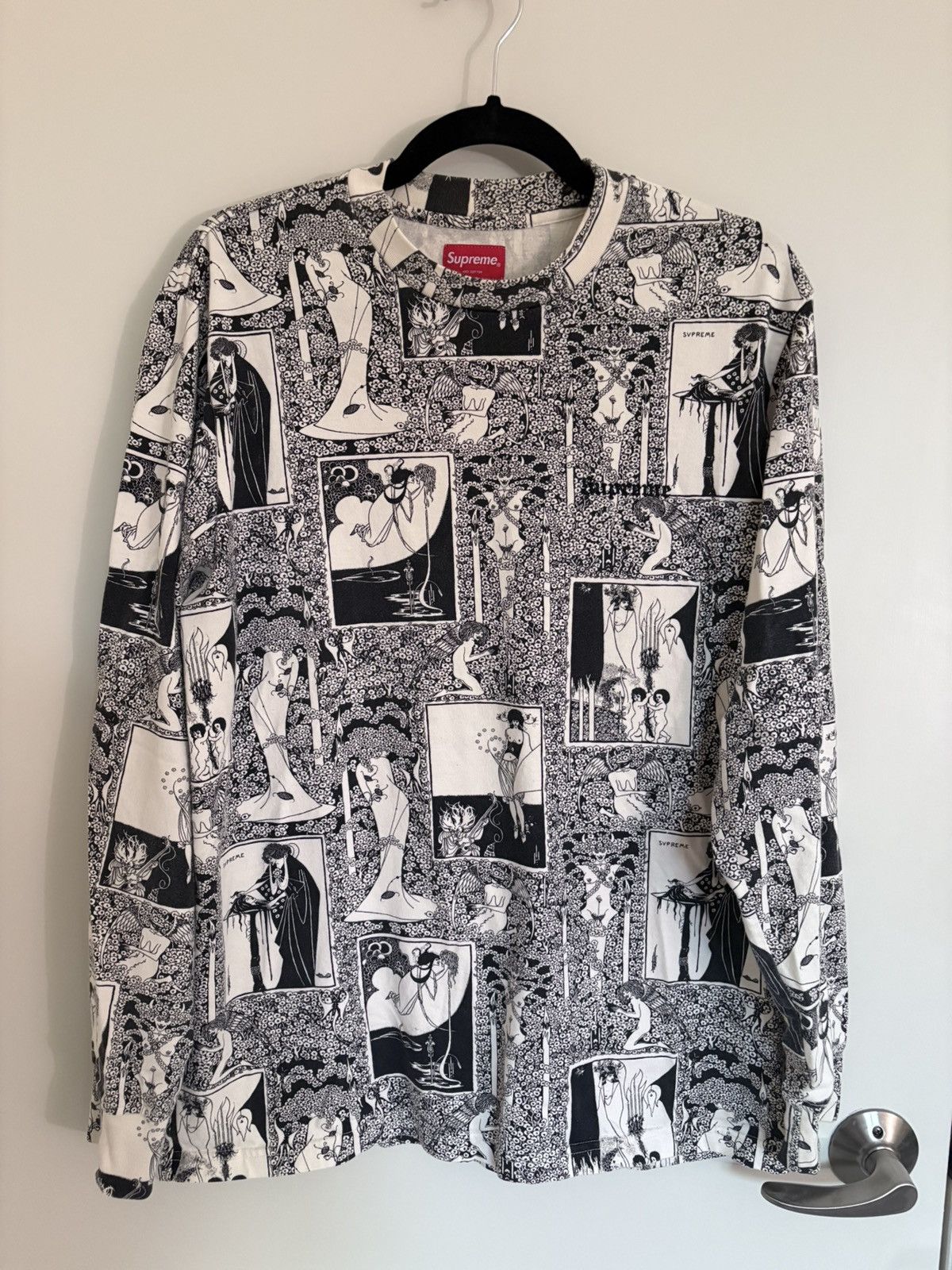 Supreme Aubrey Beardsley Supreme Long Sleeve Size US M / EU 48-50 / 2 - 1 Thumbnail