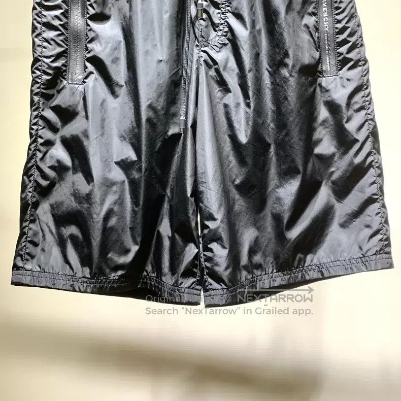 Givenchy Givenchy Black Solid Zip Pocket Nylon Shorts Size US 30 / EU 46 - 4 Thumbnail