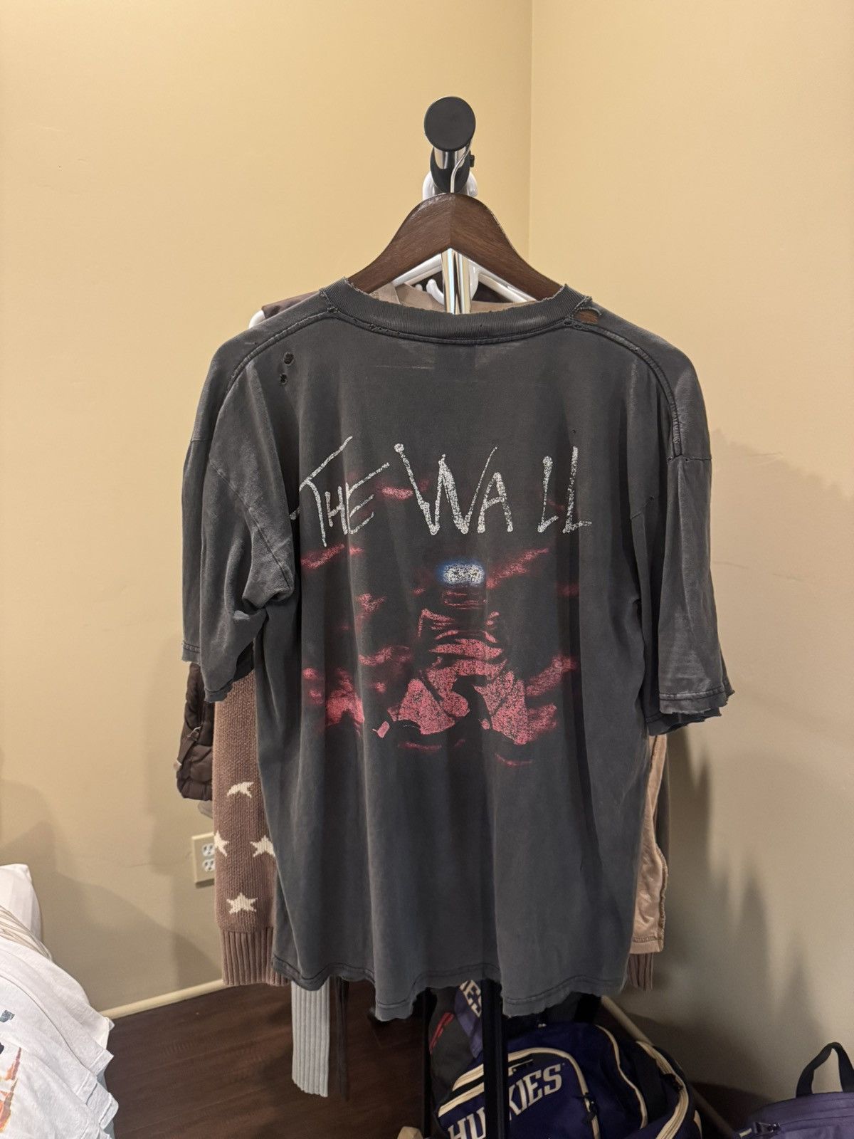 Vintage Pink Floyd “The Wall” Vintage T-Shirt Size US L / EU 52-54 / 3 - 2 Thumbnail