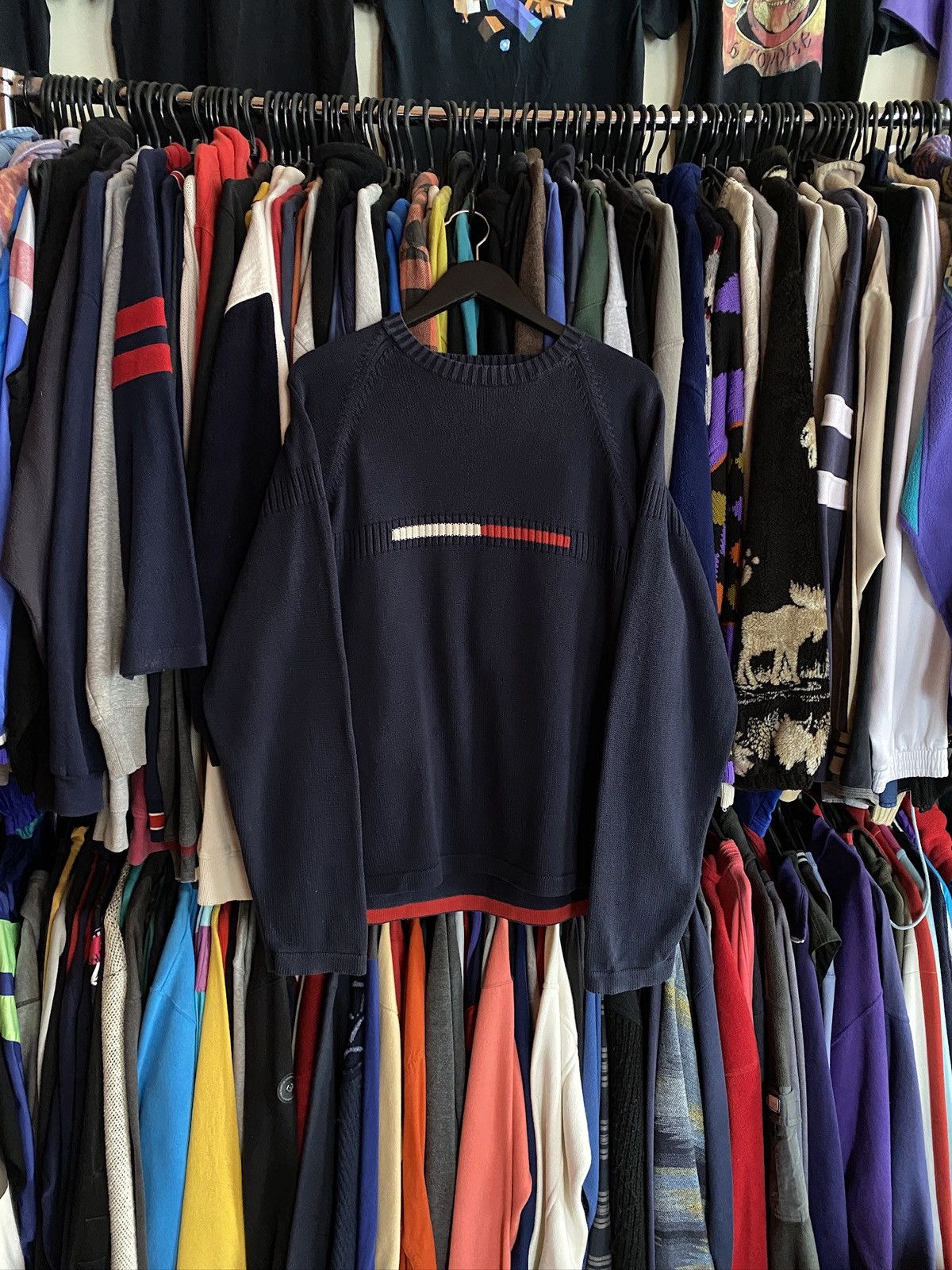 Tommy Hilfiger VINTAGE TOMMY HILFIGER BIG LOGO SWEATER 90s Size US L / EU 52-54 / 3 - 1 Thumbnail
