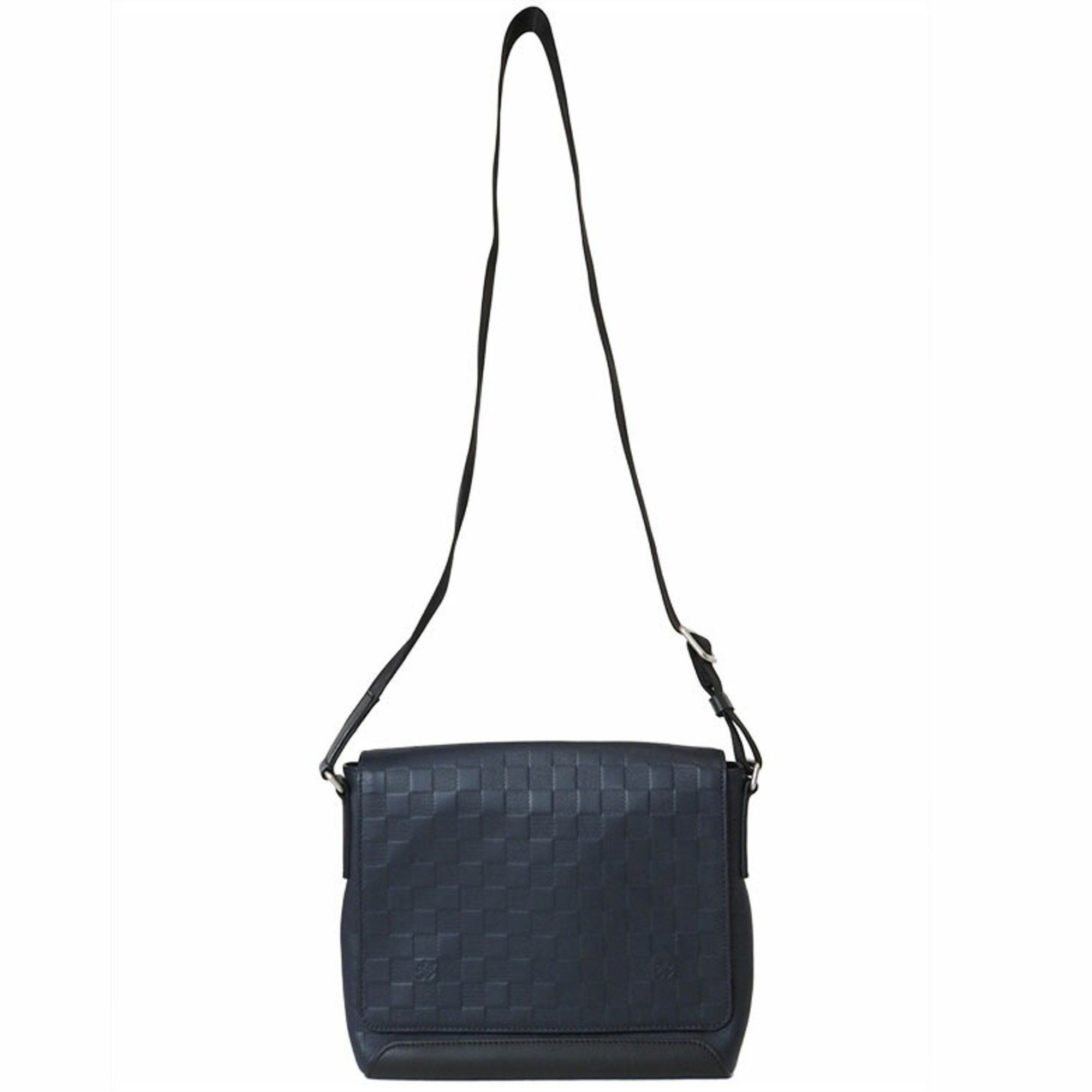 Louis Vuitton Louis Vuitton District shoulder Size ONE SIZE - 1 Thumbnail