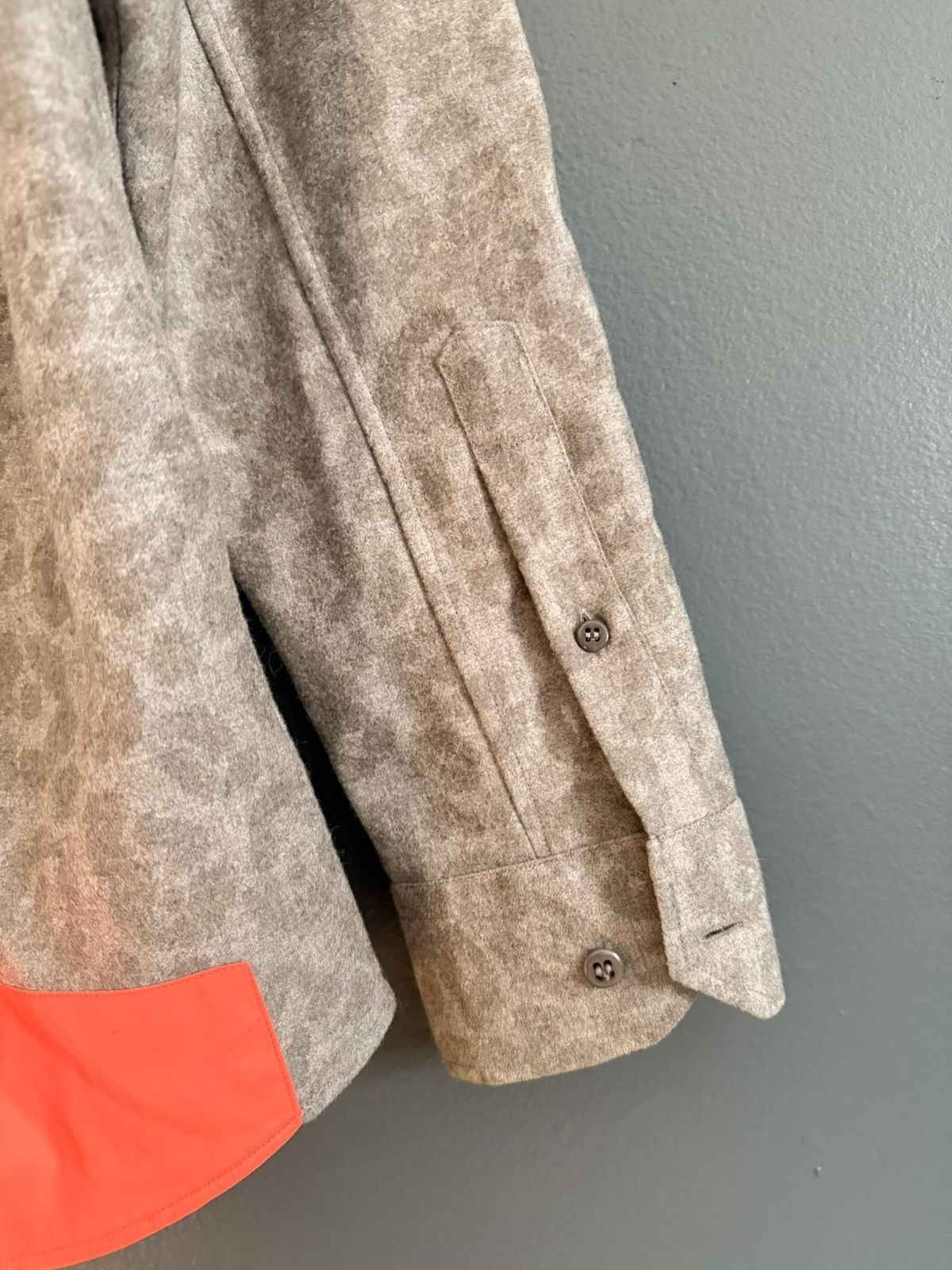 OAMC Grey leopard wool shirt with silk detailing button down Size US L / EU 52-54 / 3 - 11 Thumbnail