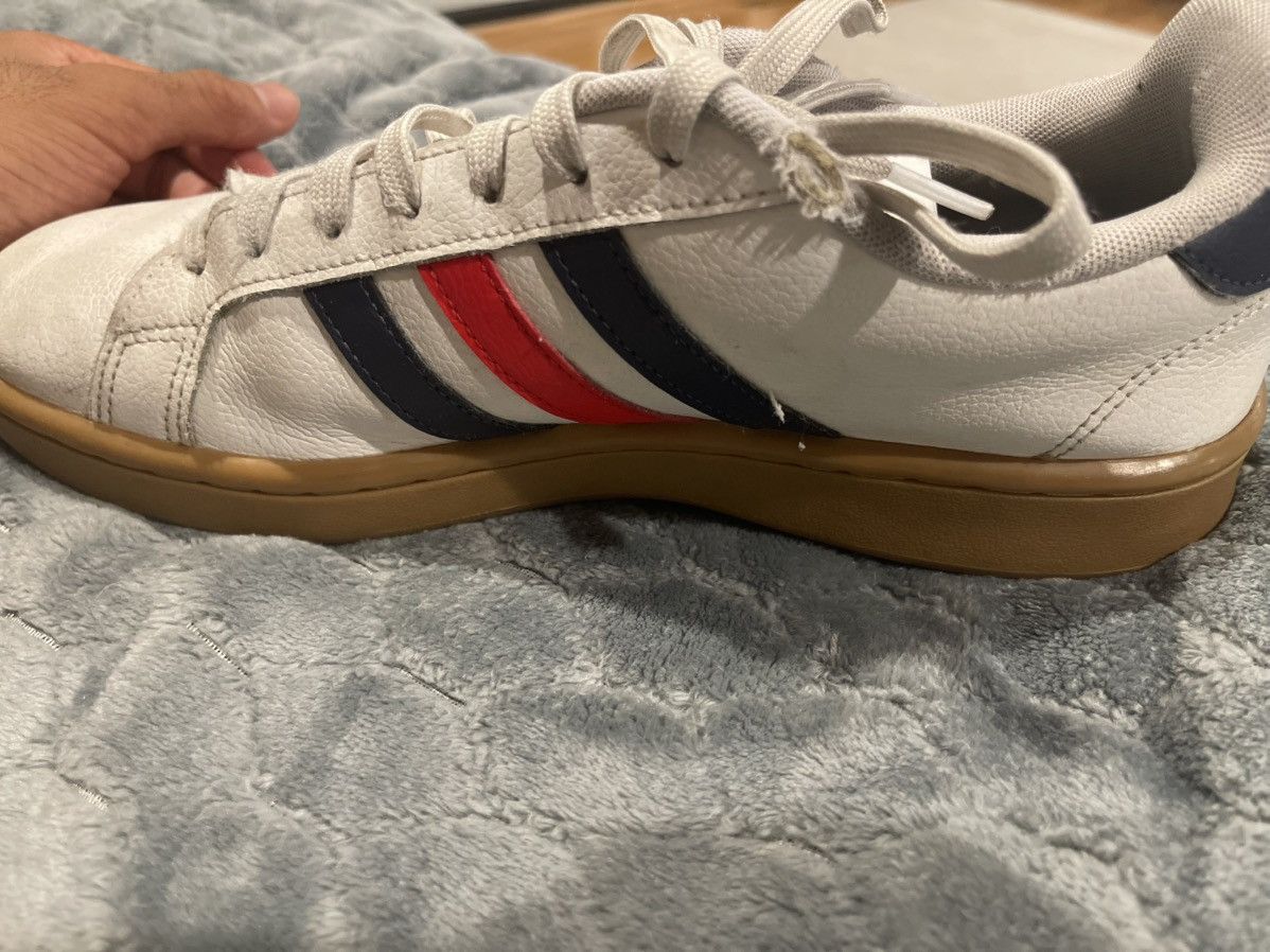 Adidas × Vintage White Adidas Samba Blue And Red Stripes Size 9 Size US 9 / EU 42 - 4 Thumbnail