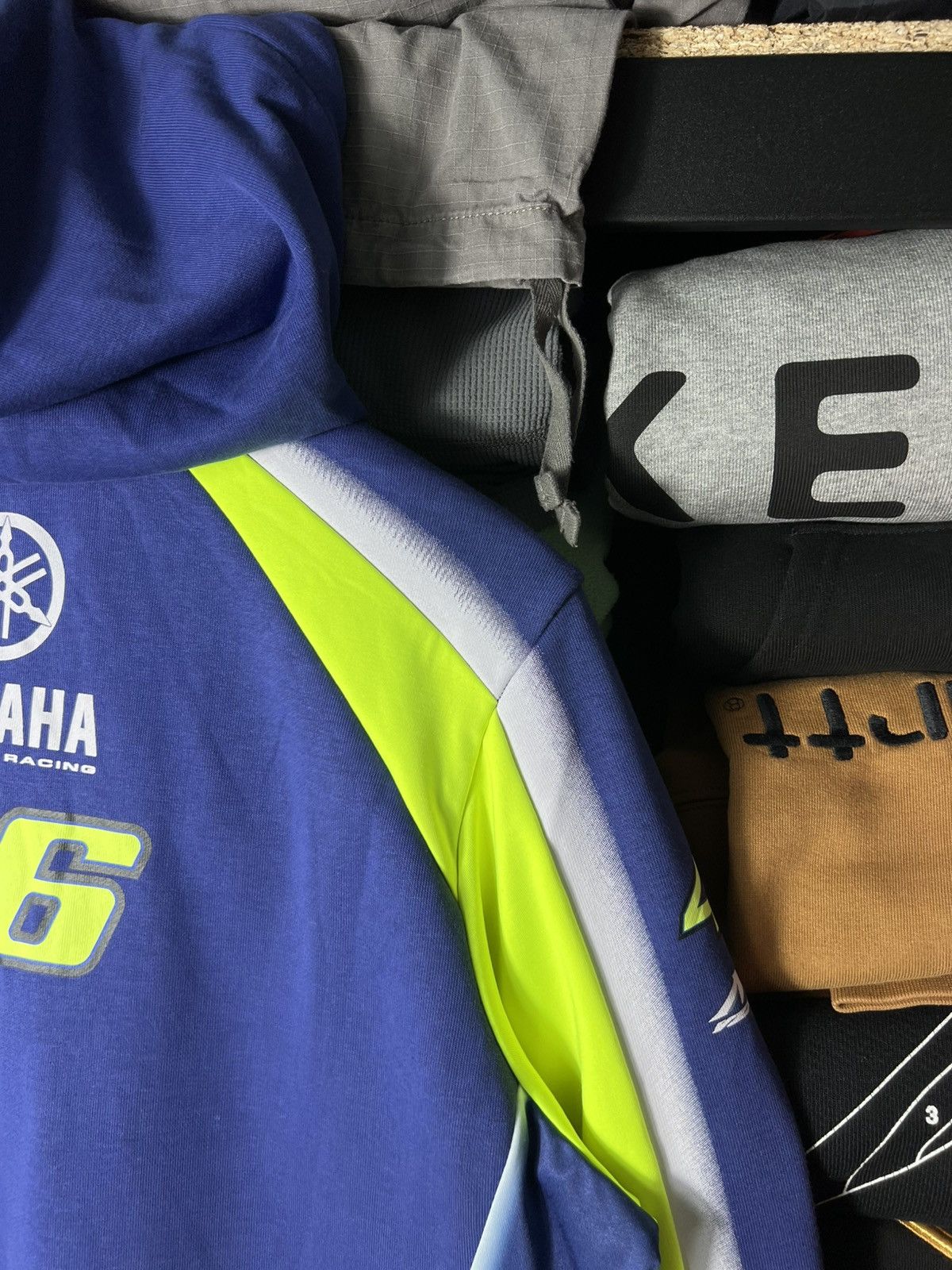 Yamaha Vintage Y2K Yamaha VALENTINO ROSSI 46 Hoodie Rare Retro Hype Size US XL / EU 56 / 4 - 13 Thumbnail