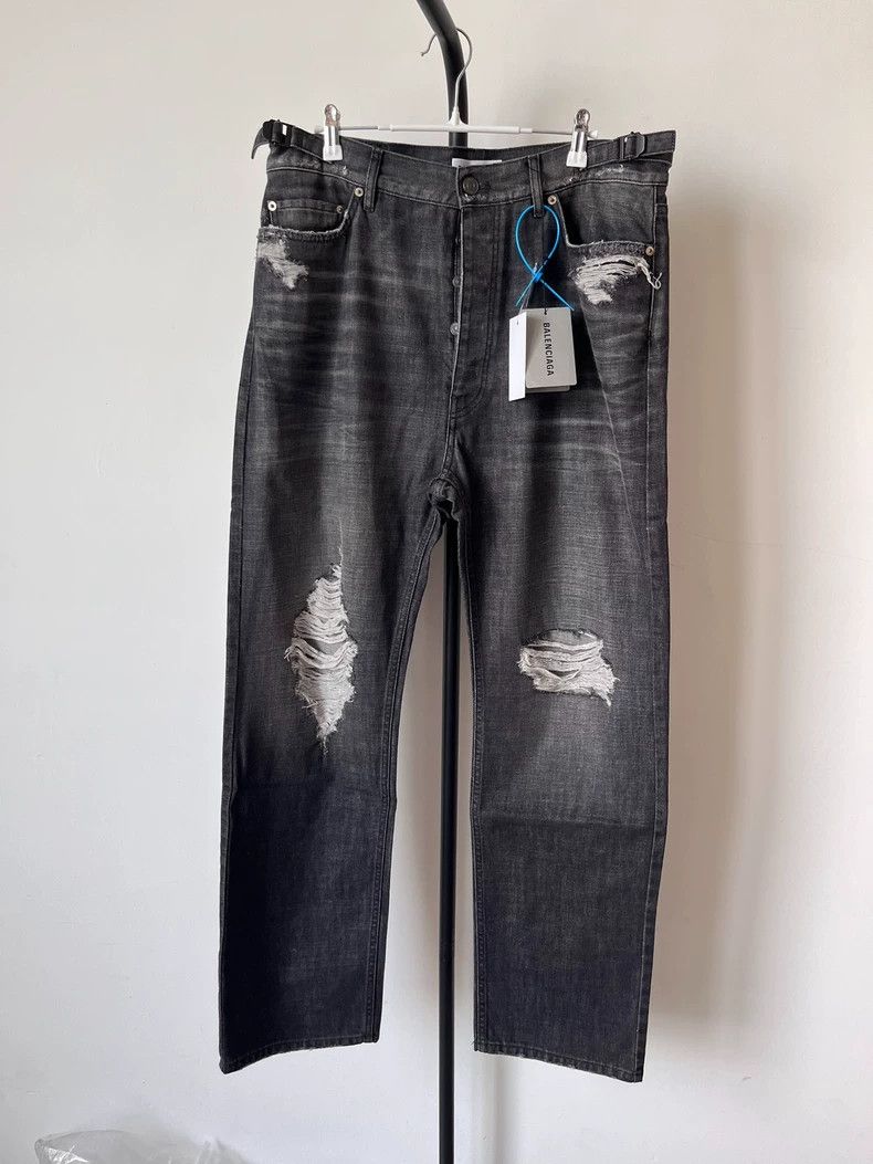 Balenciaga Balenciaga size S Red Carpet Show Tear Effect Old Fit Jeans Size US 27 - 1 Thumbnail