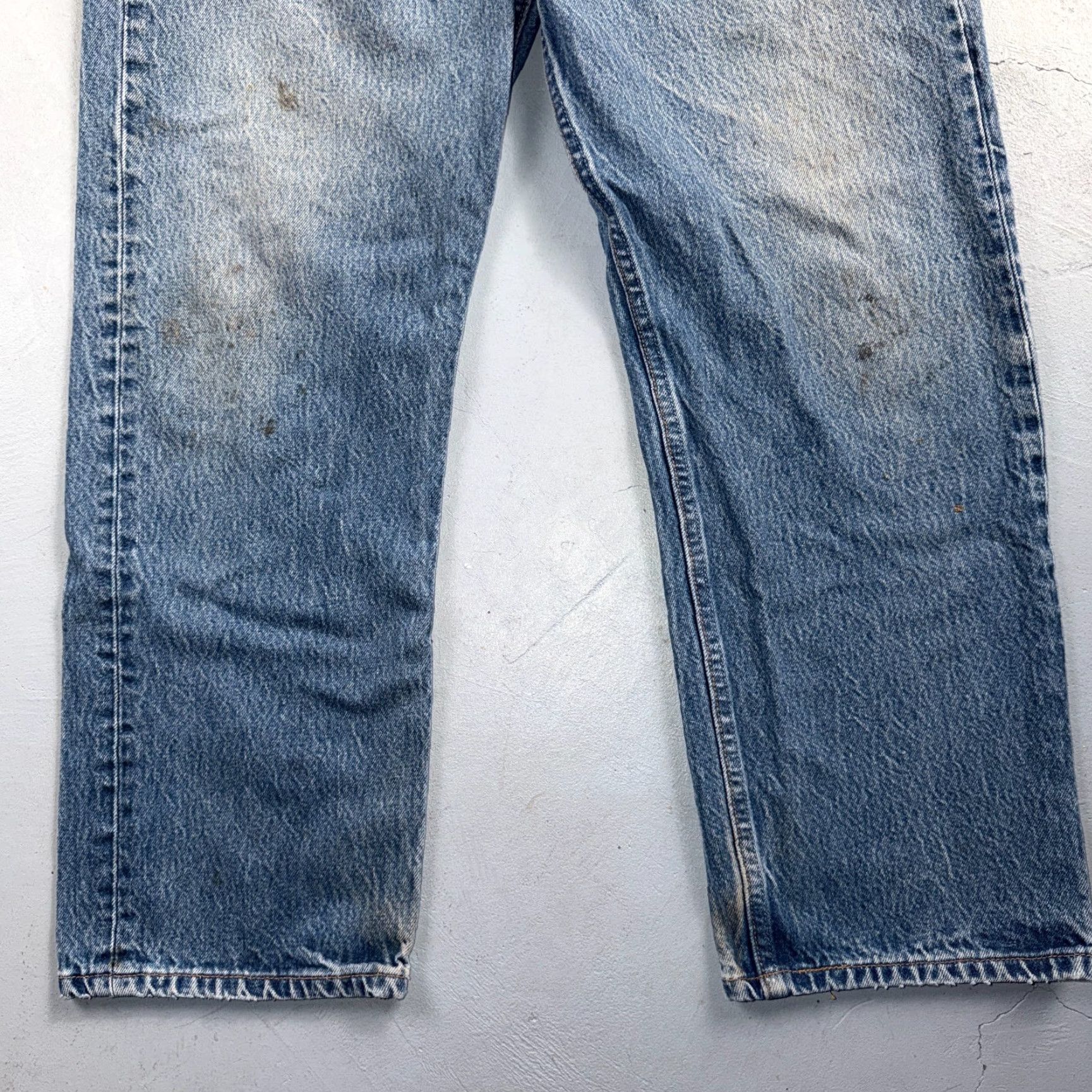 Levi's VINTAGE Levi's 501 Jeans - 90s USA, Straight Leg, Light Wash Blue, 38x30, 5-Pocket, Denim, Regular, Men / Adult, Button Closure, Cotton, Classic Fit Size US 38 / EU 54 - 3 Thumbnail