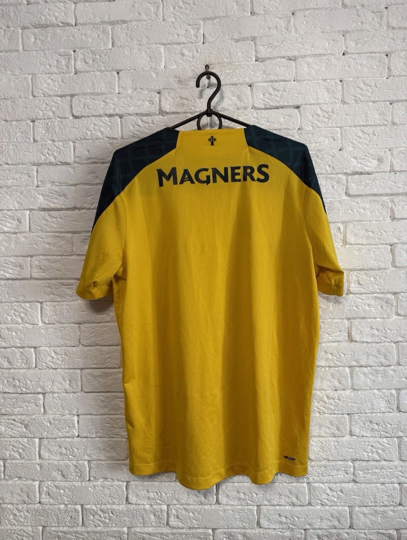 New Balance New Balance Celtic 19/20 Away Jersey Sz M Size US M / EU 48-50 / 2 - 5 Thumbnail
