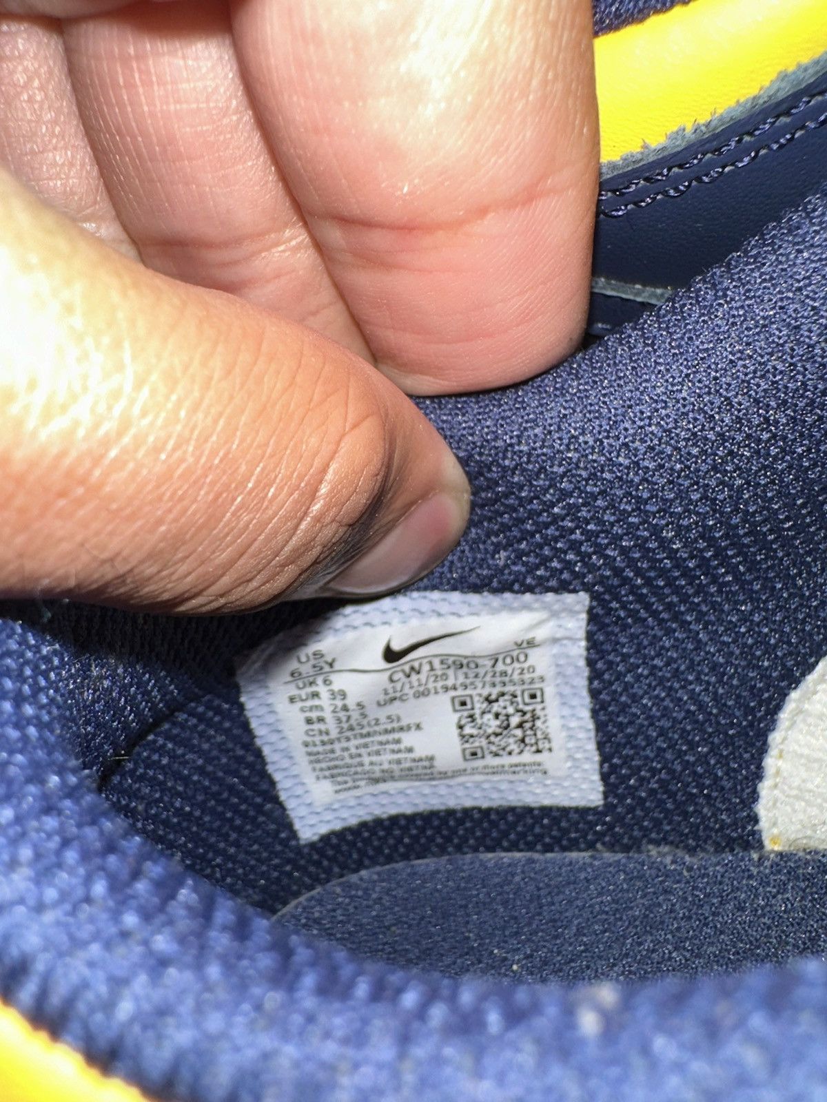 Nike Nike Dunks Michigan Size US 6.5 / EU 39-40 - 8 Thumbnail