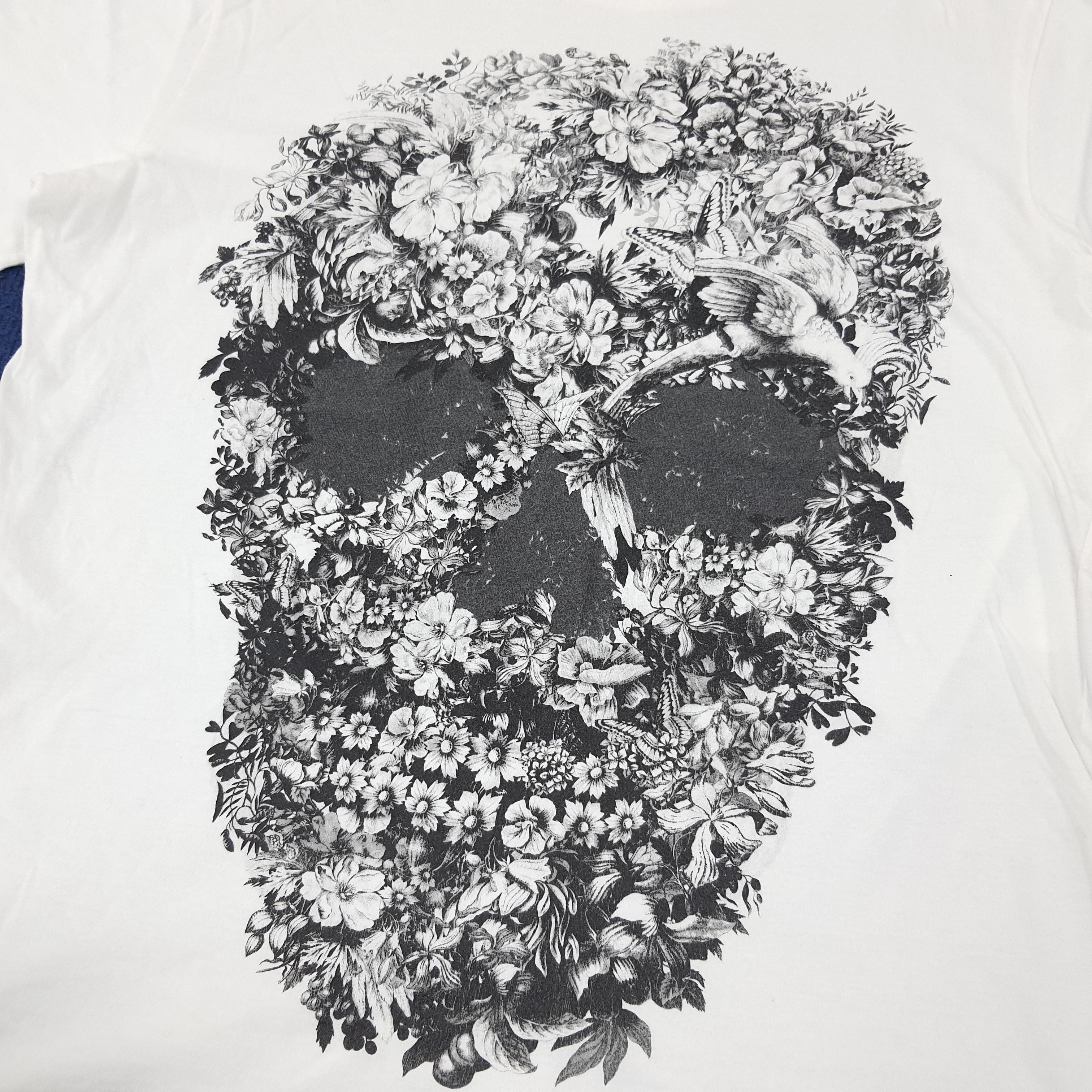 Alexander McQueen Vintage Alexander McQueen Designer Tshirt C239n79 Size US M / EU 48-50 / 2 - 2 Thumbnail