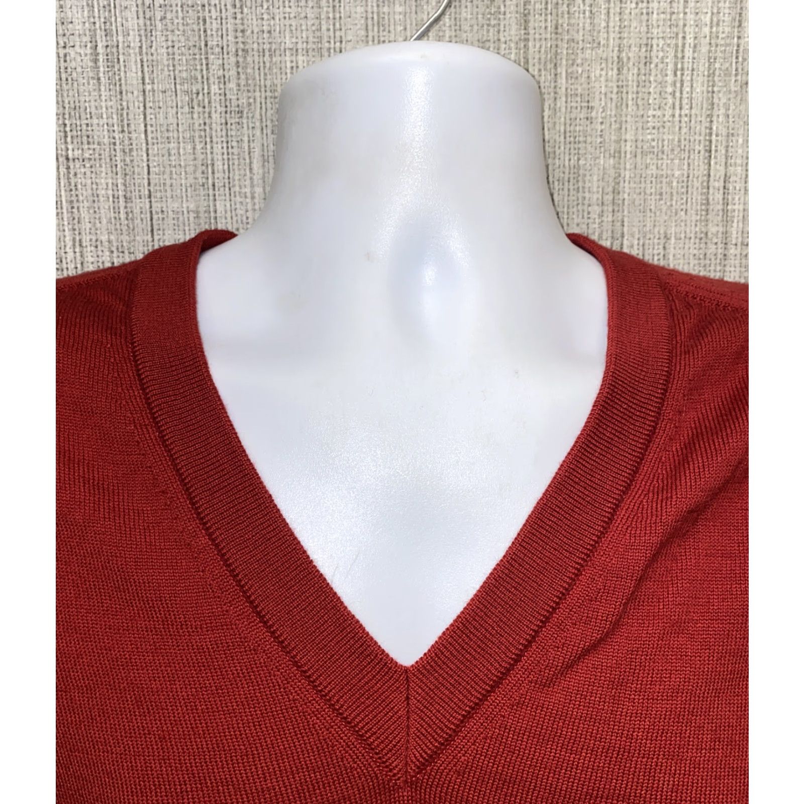 Vintage MARZ MUNCHEN Mens Red V-Neck Wool Sweater XL Size V-Neck Sweater Old? Wait. Size US XL / EU 56 / 4 - 3 Thumbnail