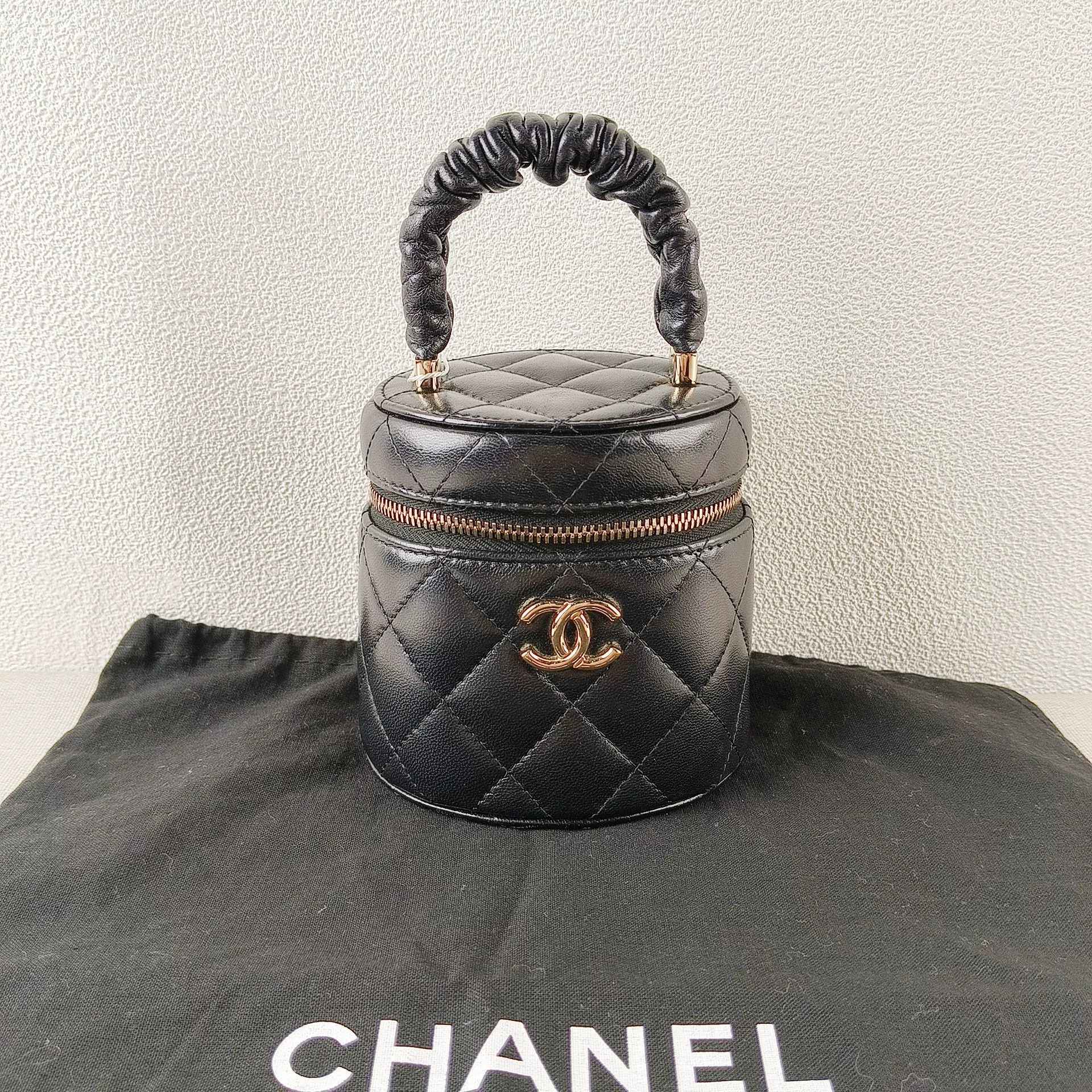Chanel Pre-loved Bag Very good condition Size ONE SIZE - 1 Thumbnail