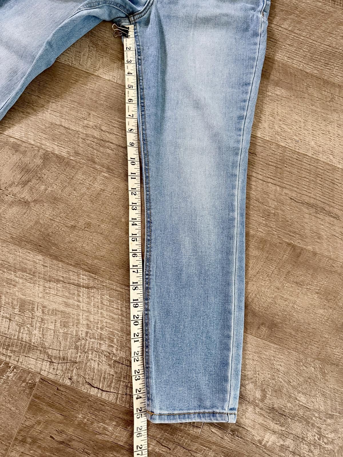 Old Navy Old Navy High-Waisted Wow Super-Skinny Jeans Size 32" / US 10 / IT 46 - 6 Thumbnail