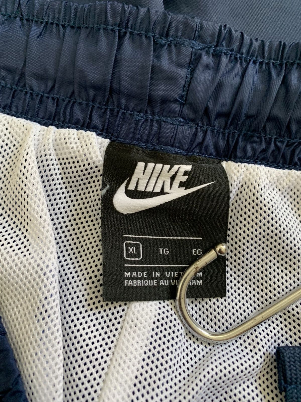 Nike Nike Sportwear Nylon Constrasting Baggy Trackpants Size US 34 / EU 50 - 4 Thumbnail
