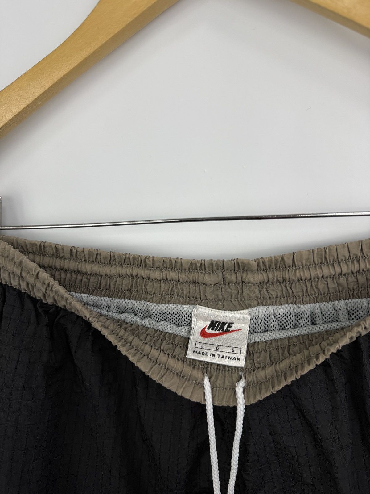 Nike 🇺🇸 Vintage 90s Nike Nylon Shorts Rare Retro Hype Y2K Size US 34 / EU 50 - 5 Thumbnail