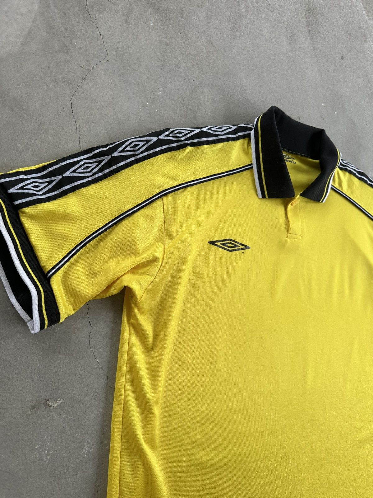 Umbro × Vintage VINTAGE UMBRO YELLOW JERSEY Size US L / EU 52-54 / 3 - 4 Thumbnail