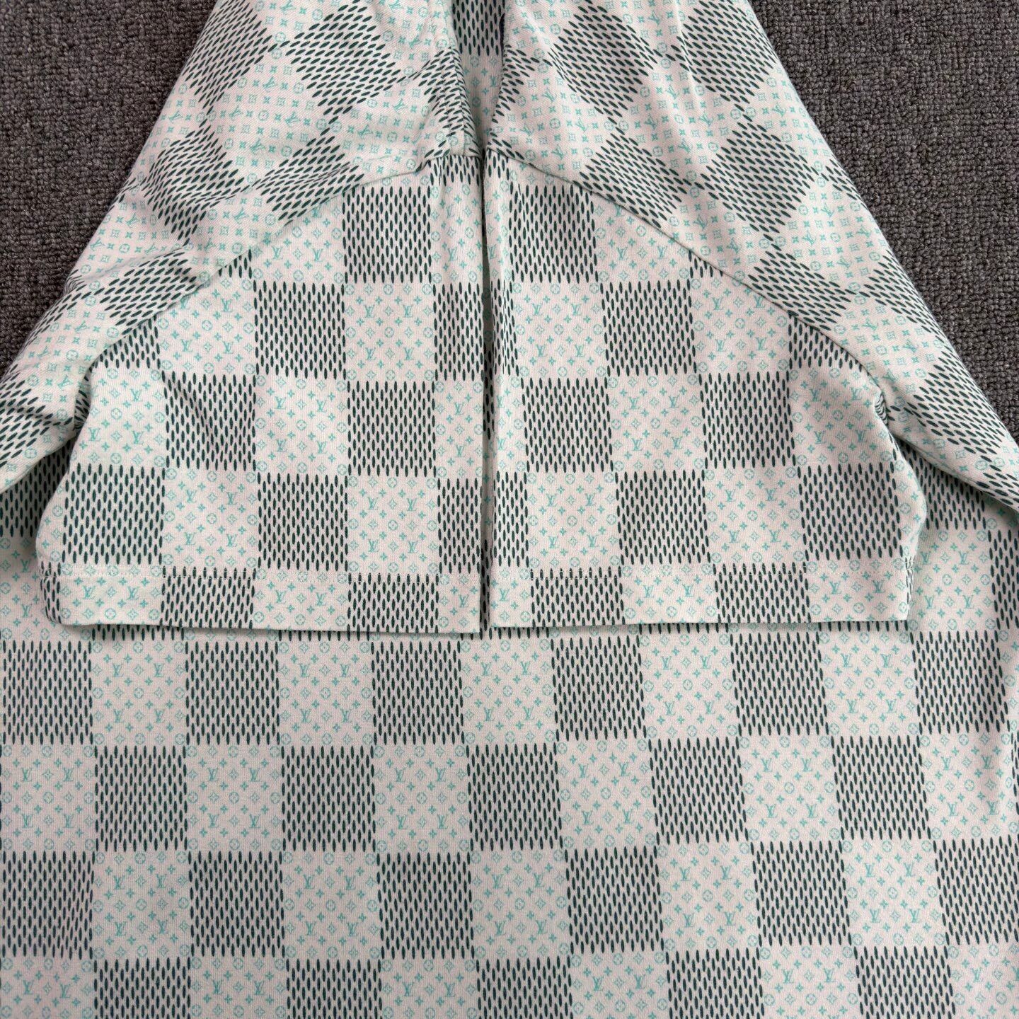 Louis Vuitton LV Damier All Over White Green Short Sleeve Tee S Size US S / EU 44-46 / 1 - 6 Thumbnail