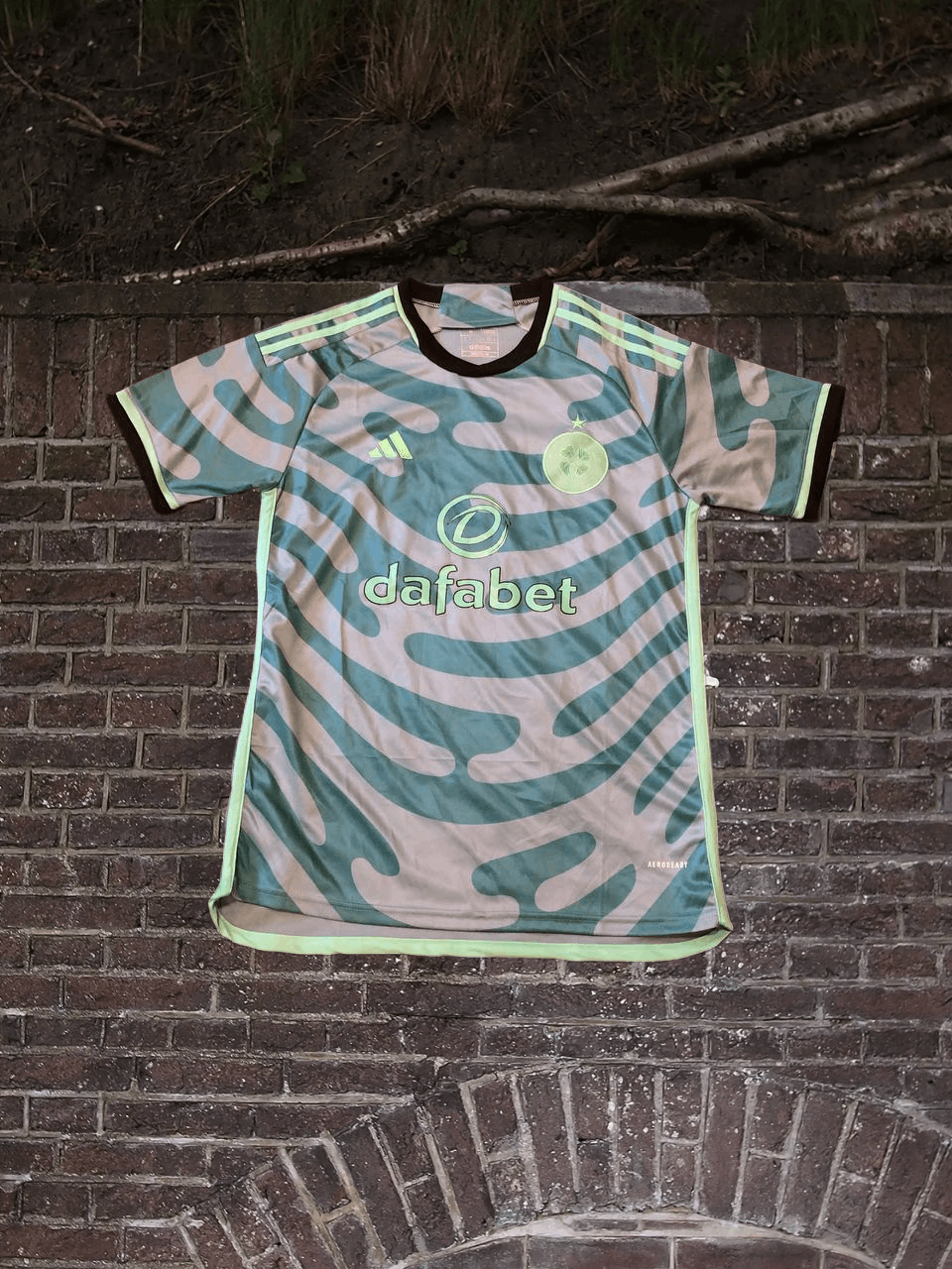 Adidas Celtic FC 2023/2024 Samaras Scotland Third Soccer Jersey Size US M / EU 48-50 / 2 - 1 Thumbnail