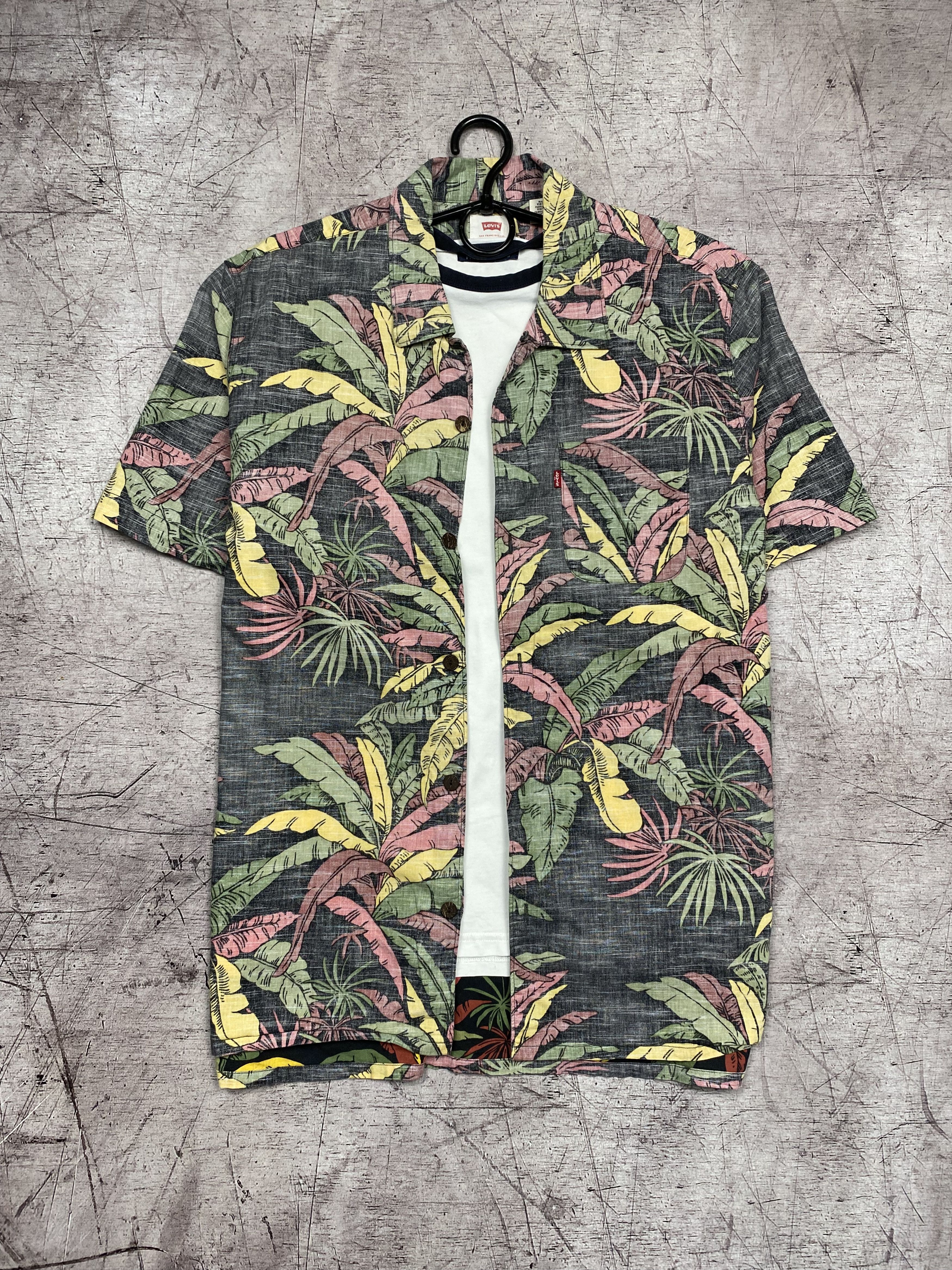 Levi's Levi's Mens Floral Print Hawaiian Shirt Size US L / EU 52-54 / 3 - 1 Thumbnail