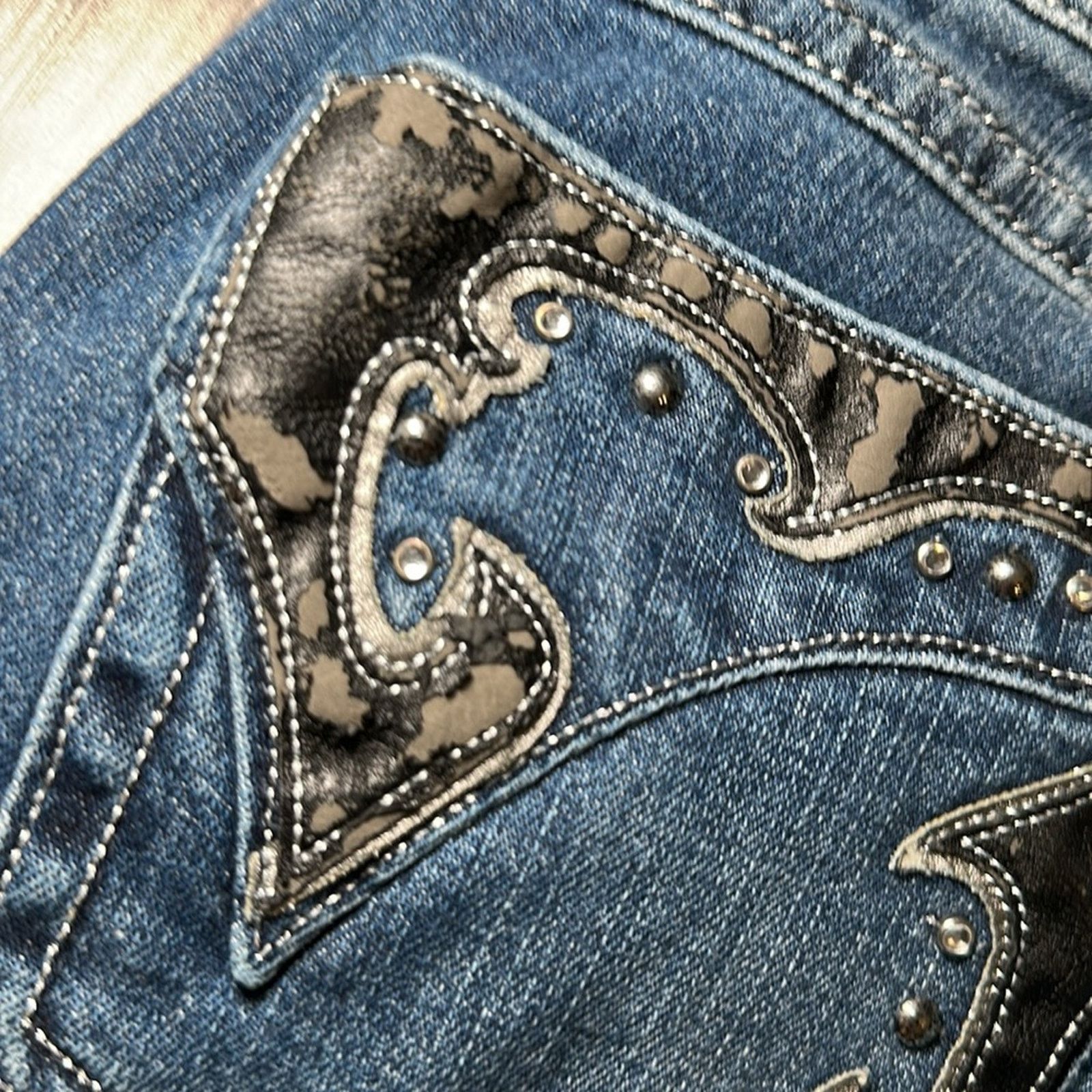 Wrangler Rock 47 Wrangler Low Rise Boot Cut Jeans - 5/6x32 Size 28" / US 6 / IT 42 - 5 Thumbnail