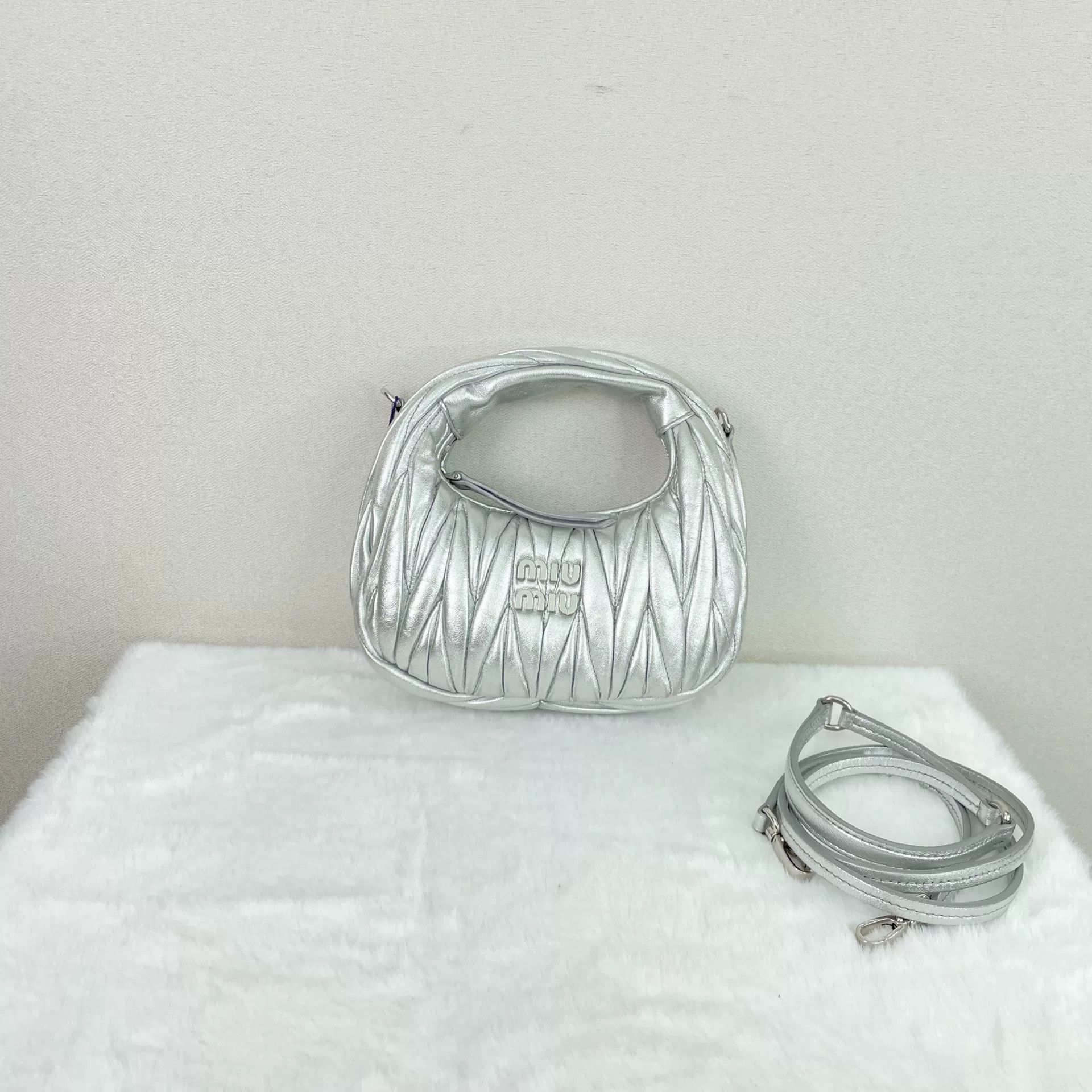 Miu Miu Pre-loved Bag Very good condition Size ONE SIZE - 1 Thumbnail