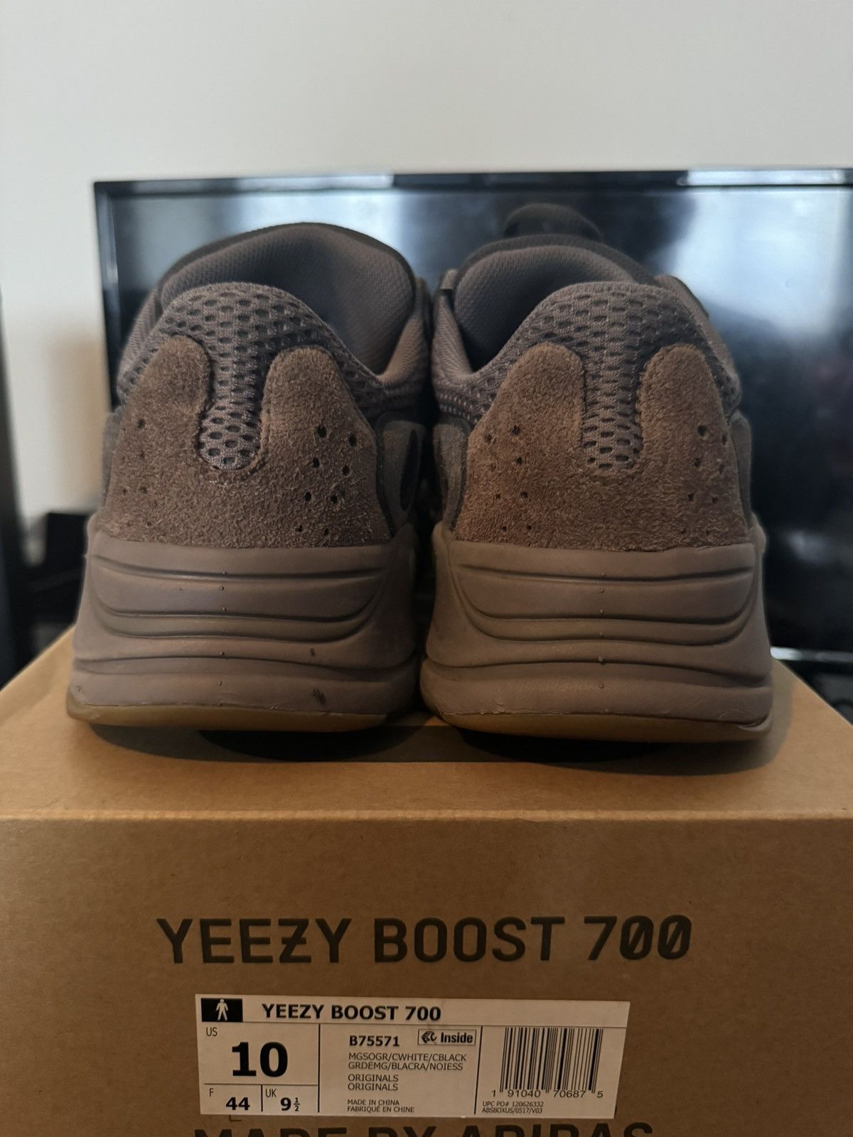 Adidas Yeezy Boost 700 Size US 10 / EU 43 - 5 Thumbnail