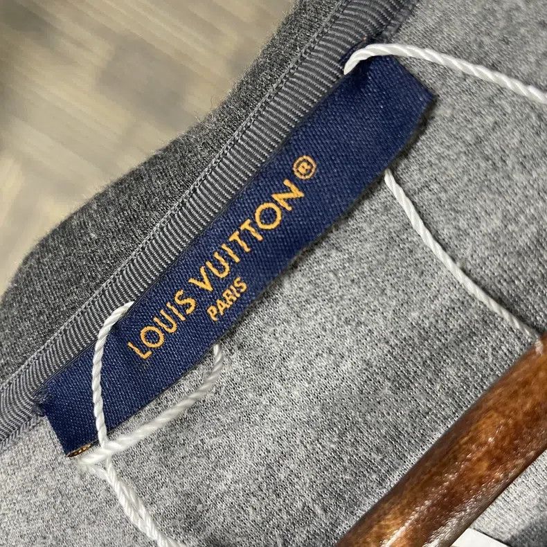 Louis Vuitton Louis Vuitton SS23 Solid Graphic Printed Zip Hooded Drawst Size US L / EU 52-54 / 3 - 3 Thumbnail