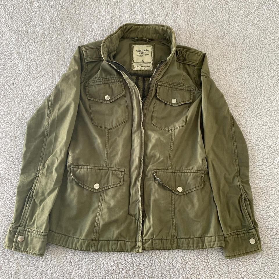 Abercrombie & Fitch Abercrombie & Fitch Women’s Olive Green Military Zipup Sz S Size S / US 4 / IT 40 - 1 Thumbnail