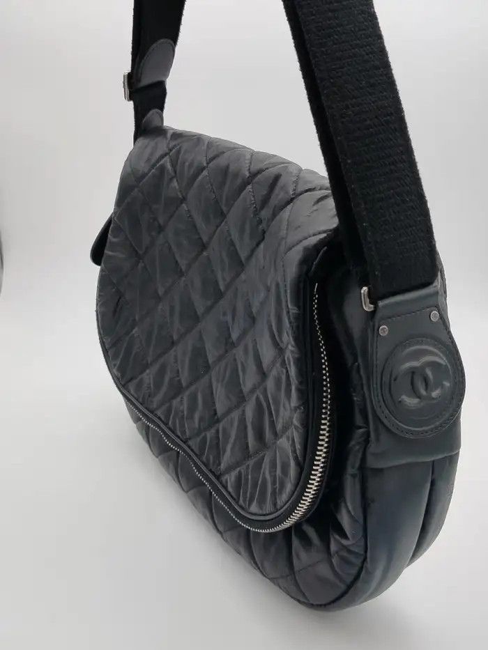 Chanel o1tko10125 Size: OS / Nylon Quilted Cocoon Messenger Bag Size ONE SIZE - 5 Thumbnail