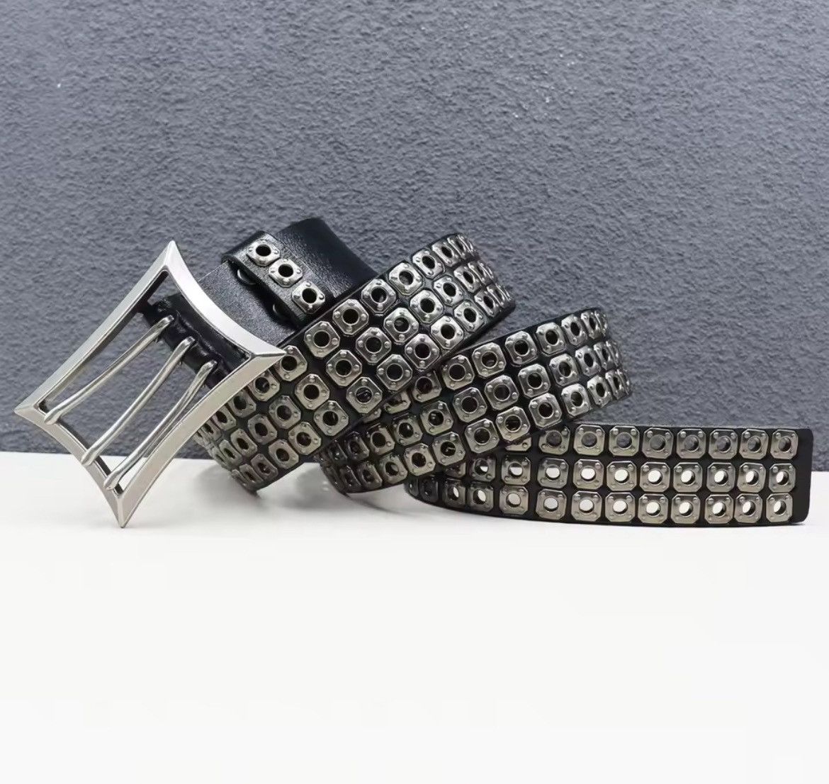 Vintage Men Rivet Three-pin buckle Belt Size ONE SIZE - 1 Thumbnail