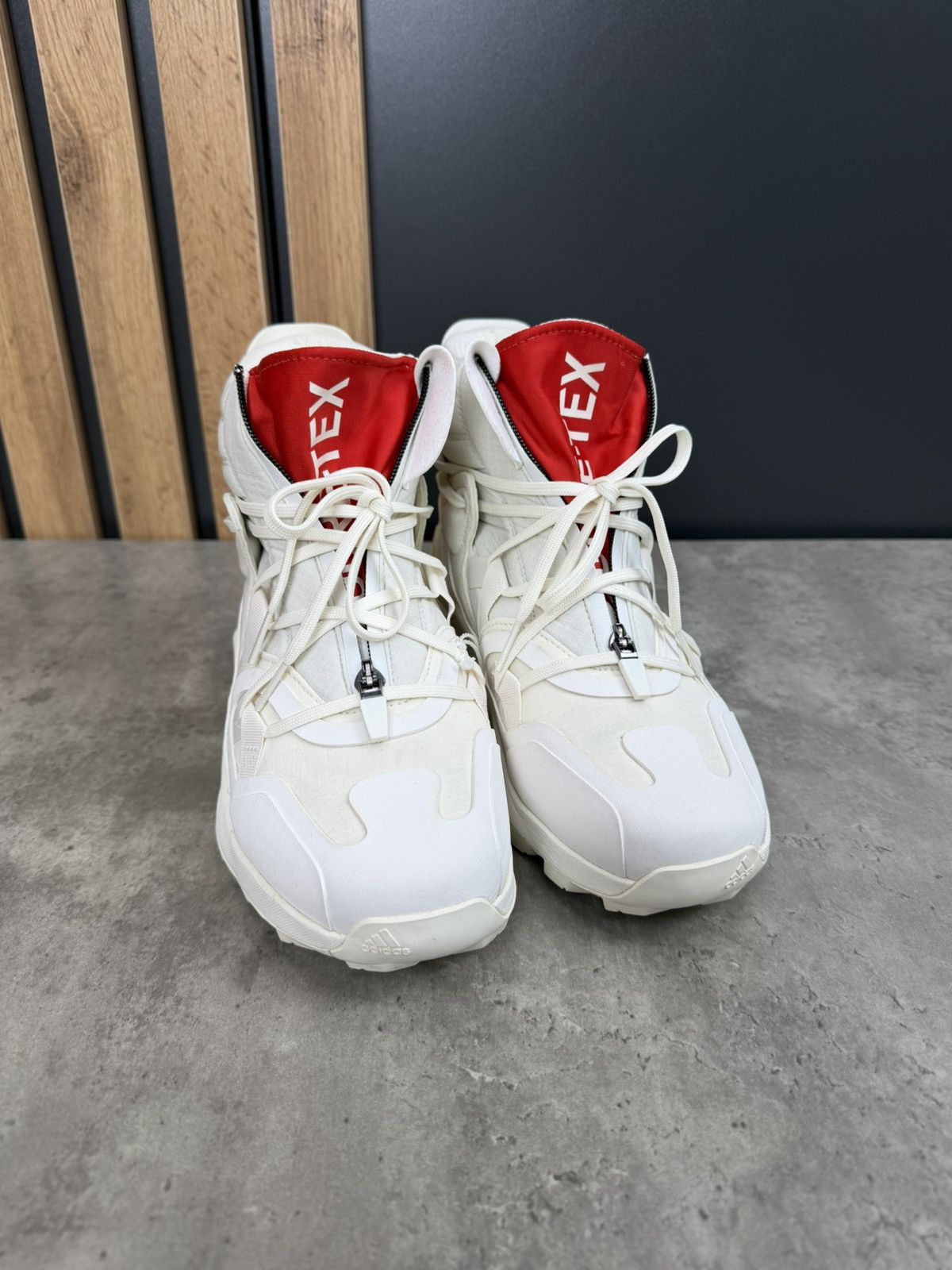Yohji Yamamoto Adidas Y-3 Yohji Yamamoto Terrex Swift R3 Gore-Tex Size 7 Size US 7 / EU 40 - 5 Thumbnail