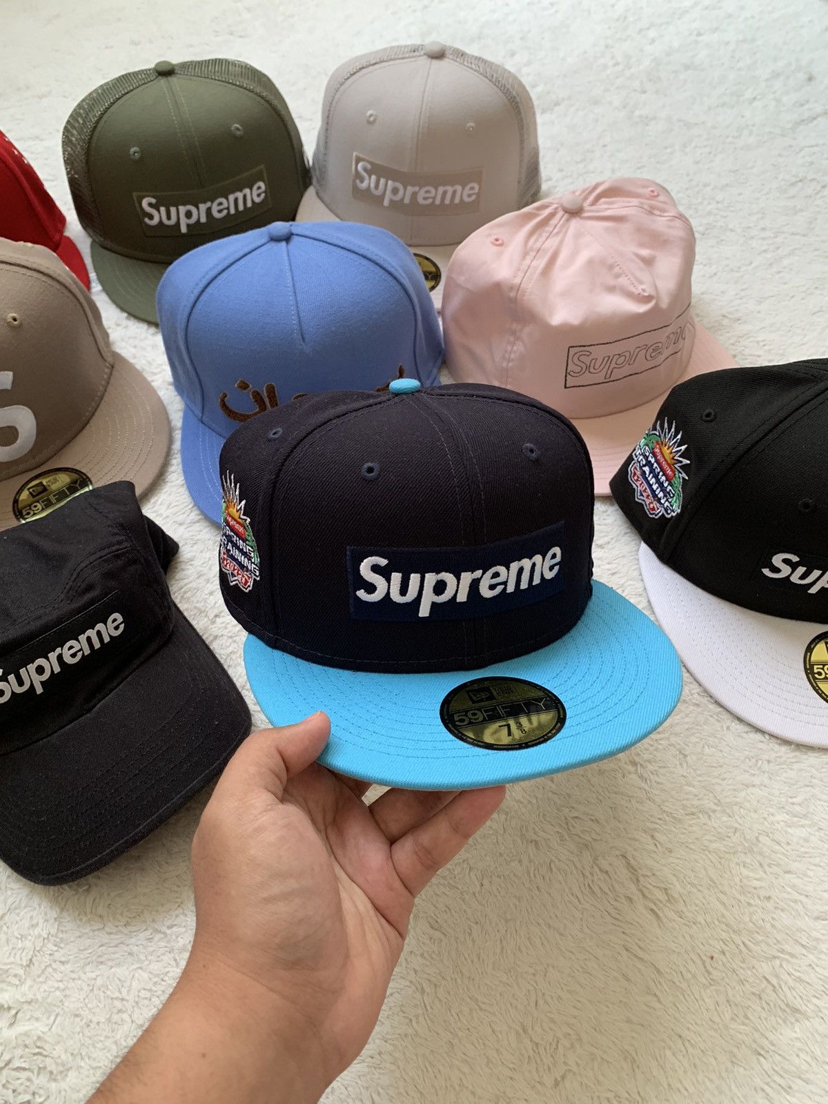 New Era × Supreme Supreme X New Era 2 Tone Box Logo SS22 Size 42 - 1 Thumbnail