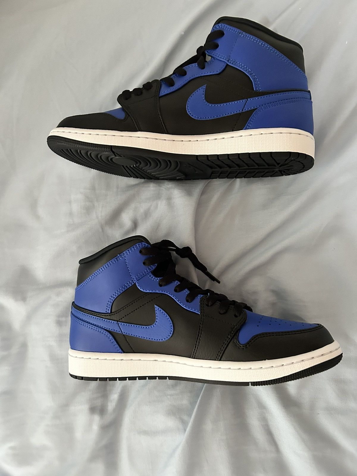 jordan 1 mid hyper royal outfit