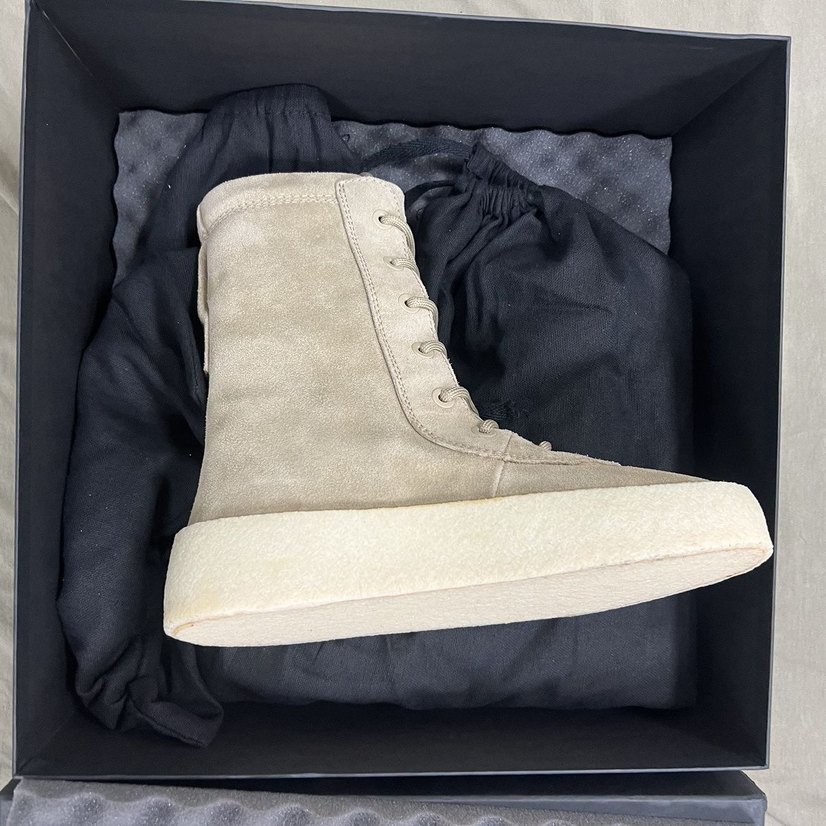 Yeezy Yeezy Season 2 Crepe Boot DS Size US 6.5 / EU 39-40 - 2 Thumbnail
