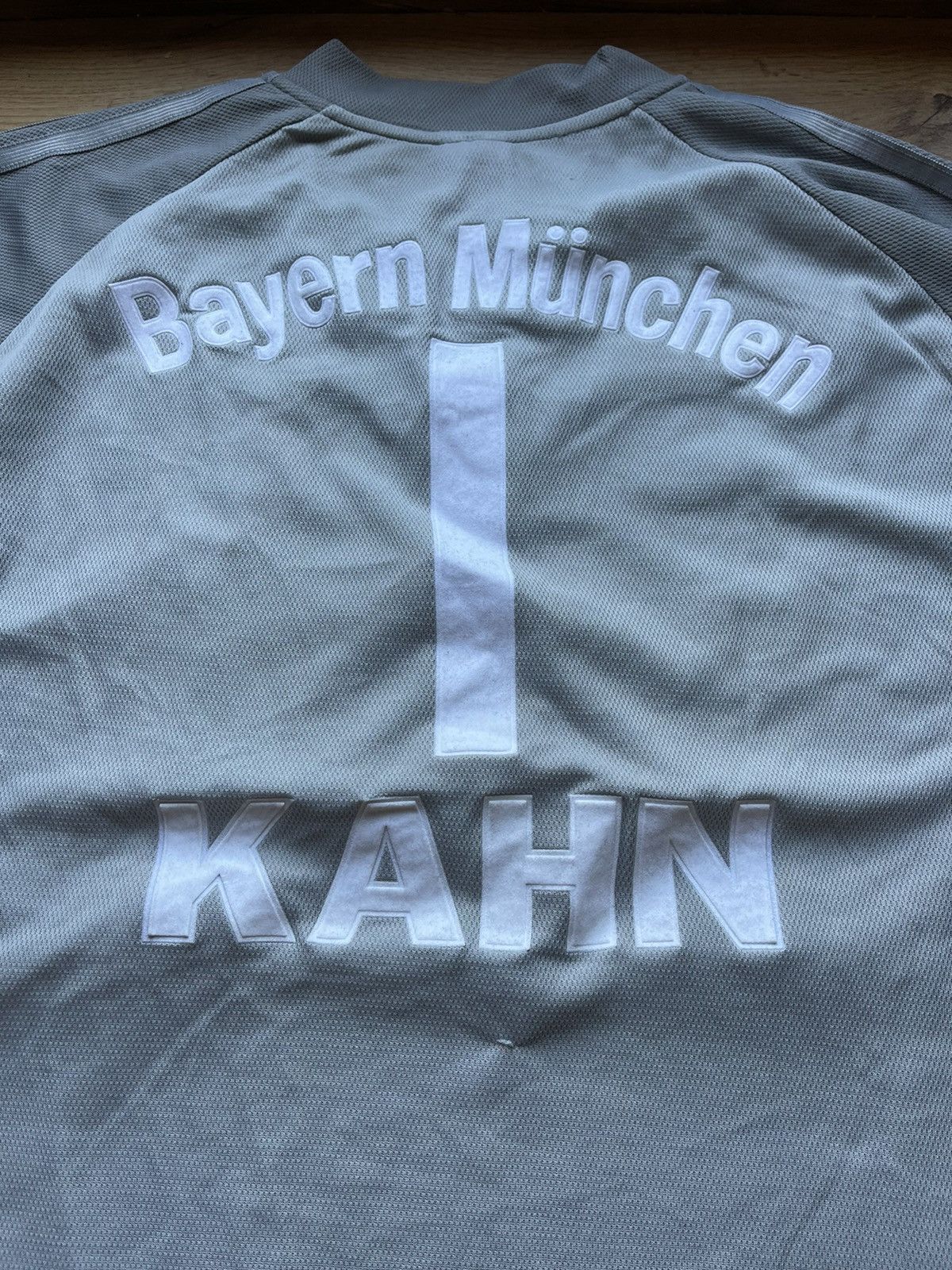 Adidas × Vintage 2002 Adidas Bayern Munich #1 Oliver Khan Vintage jersey Size US L / EU 52-54 / 3 - 12 Thumbnail