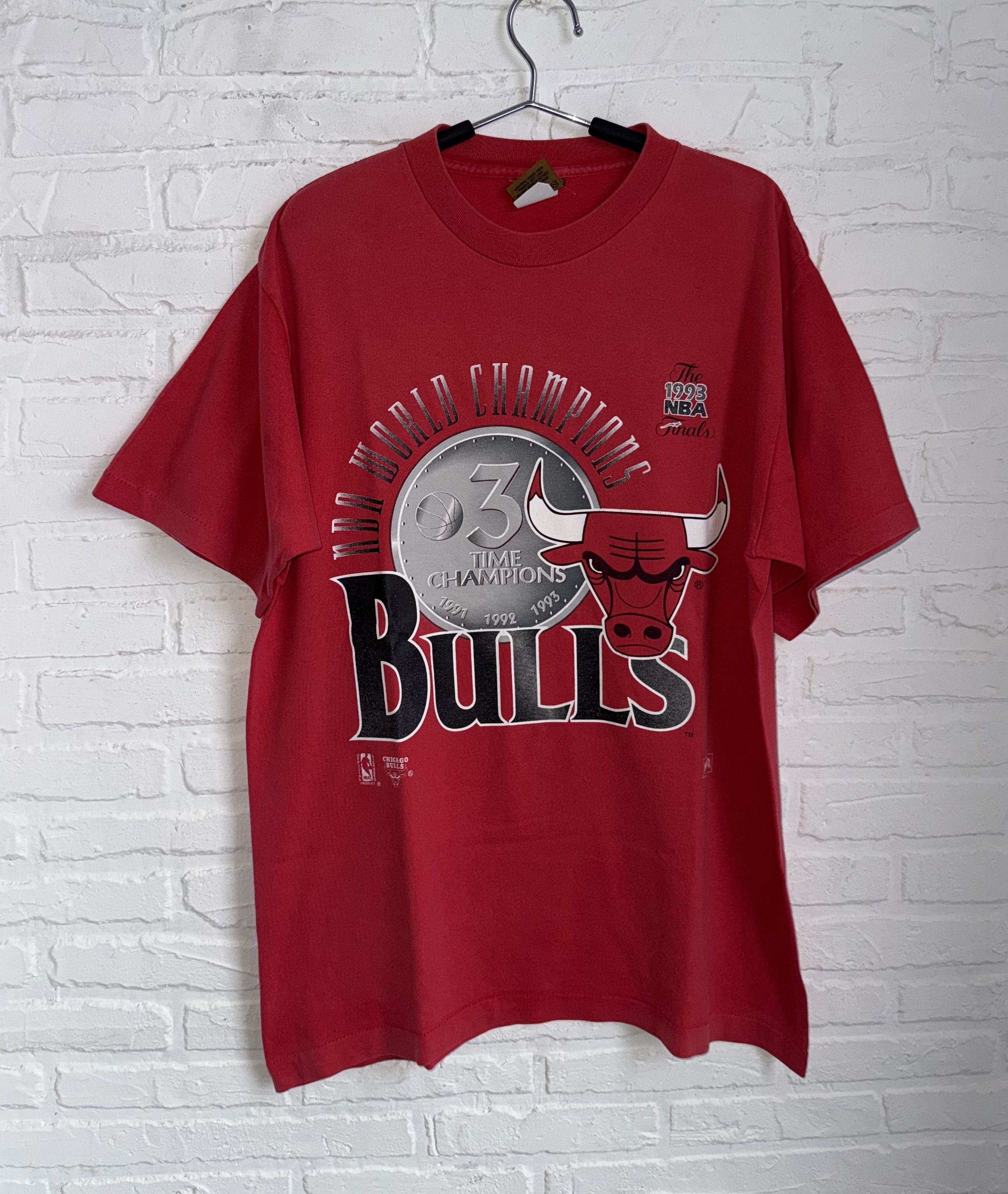 NBA Vintage 1993 Nutmeg Chicago Bulls NBA t-shirt Size US L / EU 52-54 / 3 - 1 Thumbnail