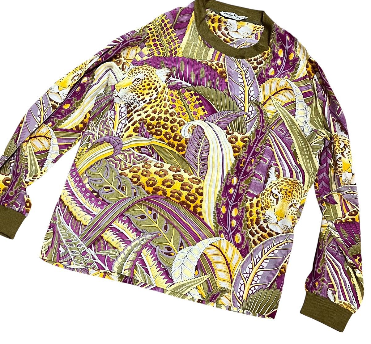 Salvatore Ferragamo Vintage salvatore ferragamo printed flowy leopard sweatshirt Size US S / EU 44-46 / 1 - 2 Thumbnail